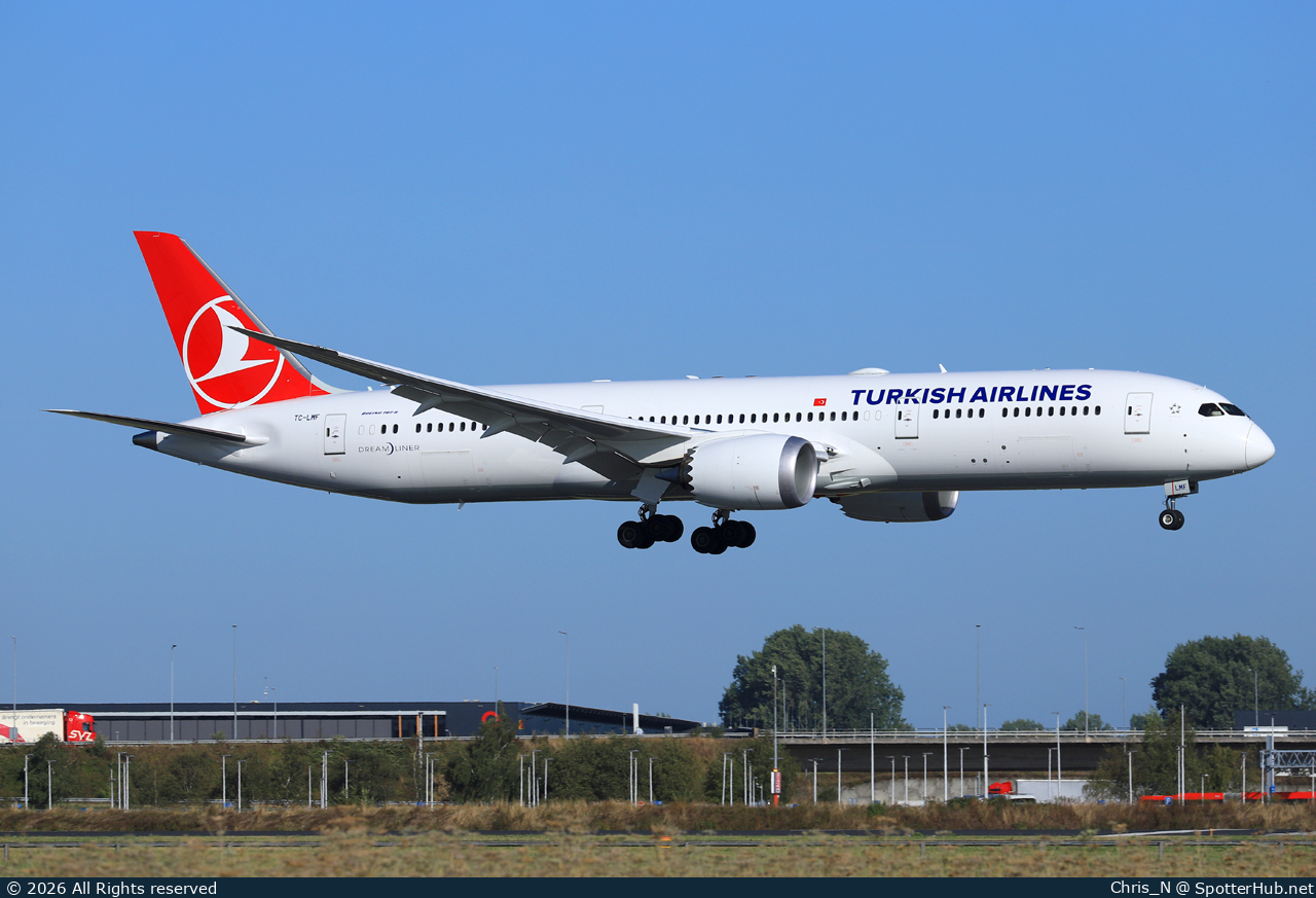 Photo of TC-LMF - Boeing 787-9 Dreamliner operated by Turkish Airlines