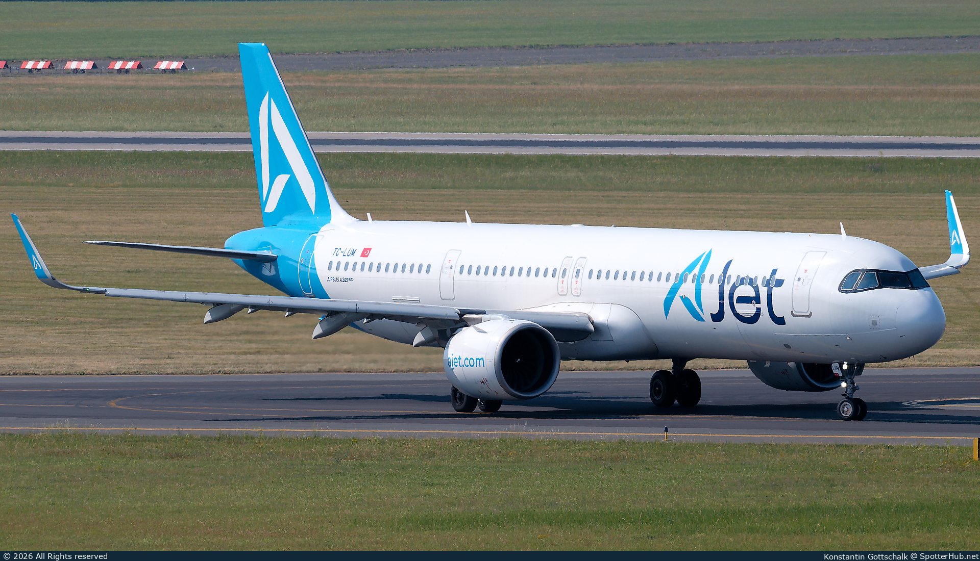 Photo of TC-LUM - Airbus A321-271NX operated by AJet