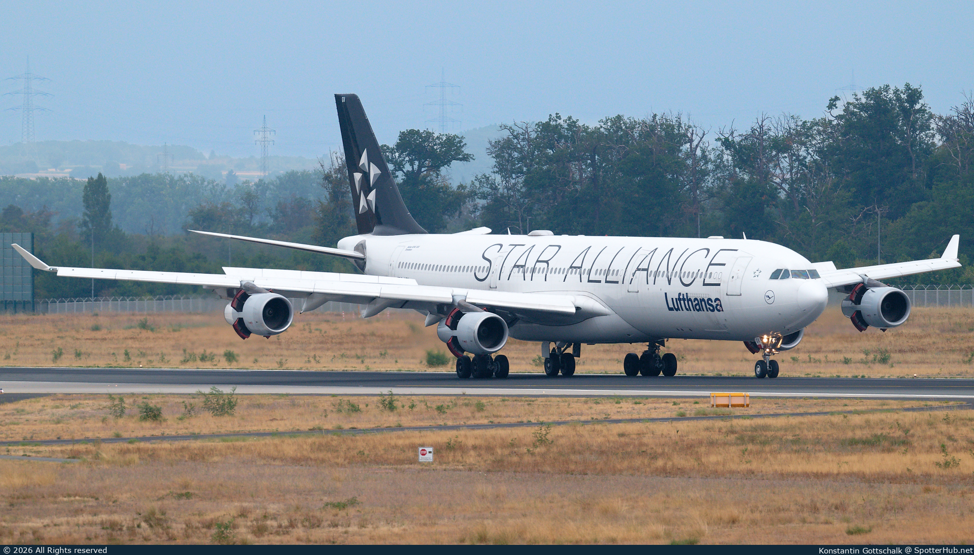 Photo of D-AIGV - Airbus A340-313 operated by Lufthansa