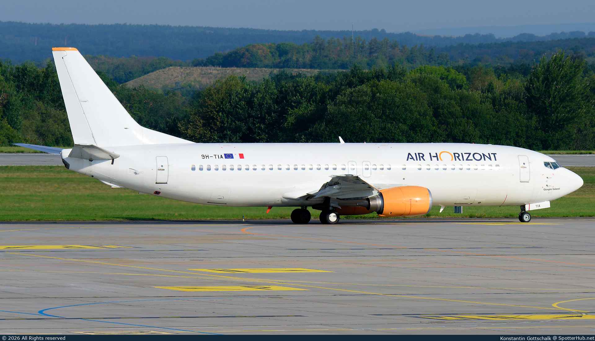 Photo of 9H-TIA - Boeing 737-430 operated by Air Horizont