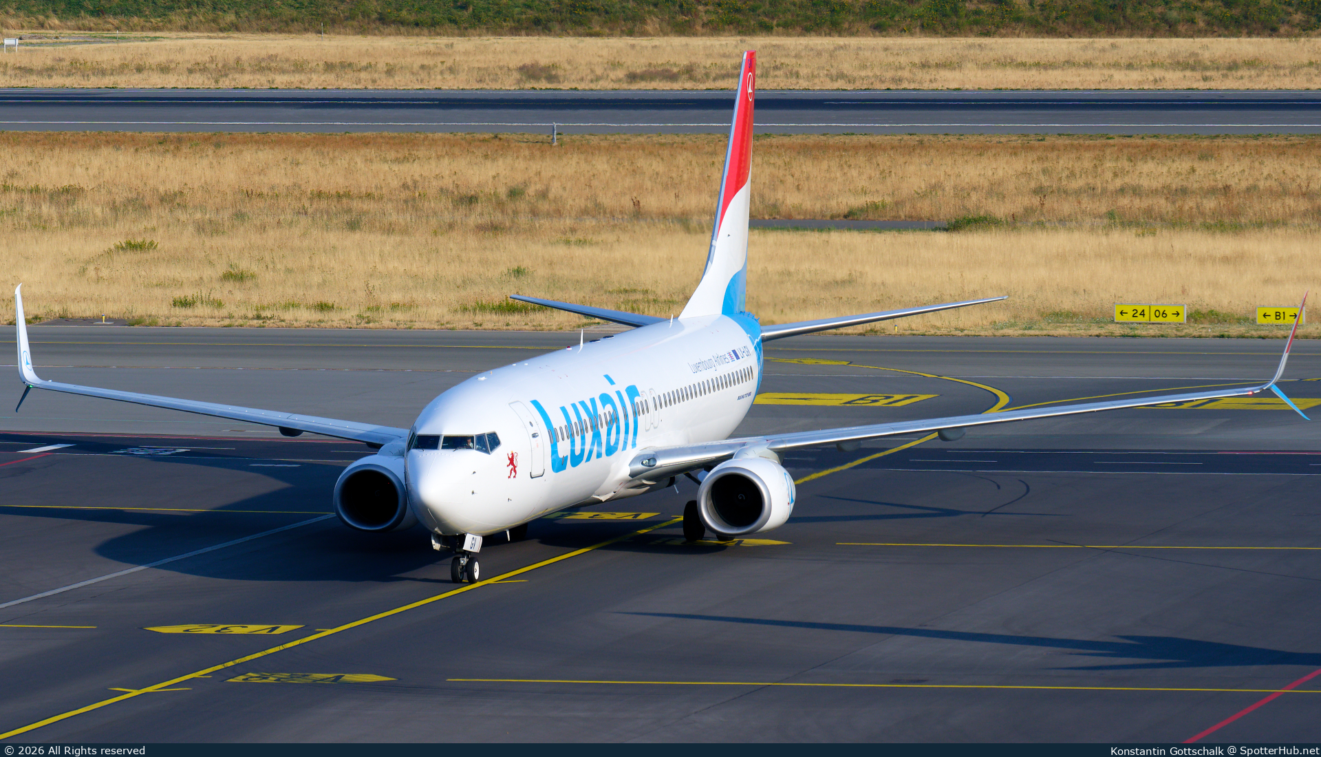 Photo of LX-LGV - Boeing 737-8C9 operated by Luxair