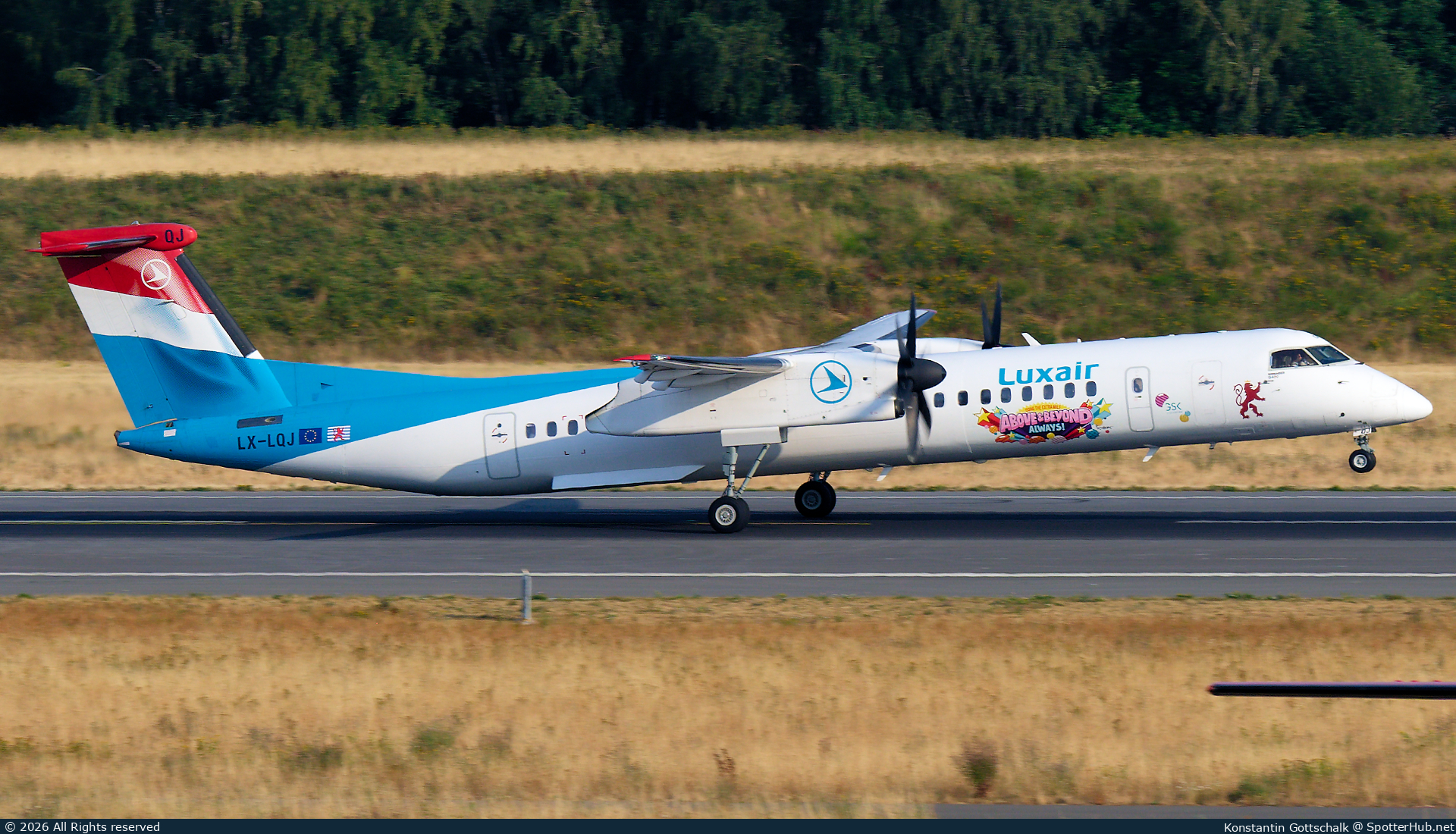 Photo of LX-LQJ - Bombardier DHC-8-402 Dash 8 Q400 operated by Luxair
