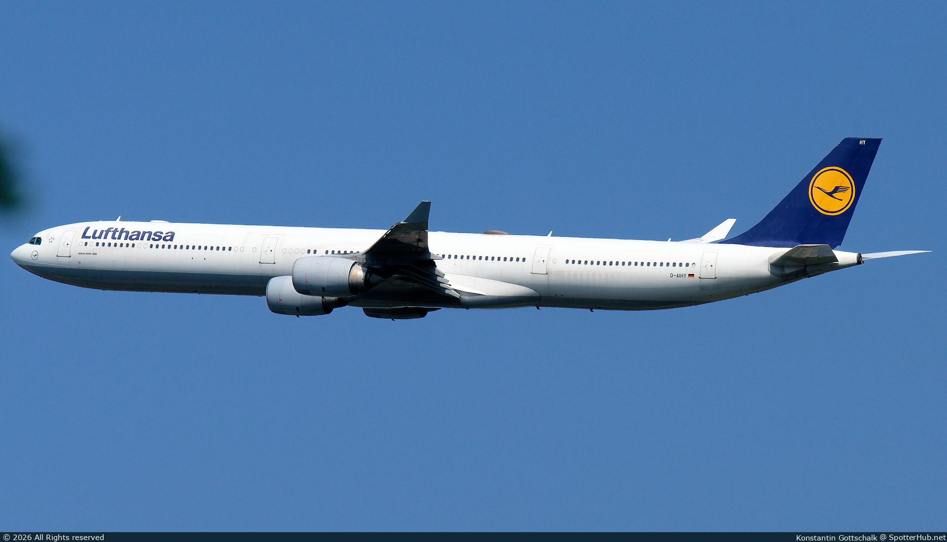 Photo of D-AIHY - Airbus A340-642 operated by Lufthansa