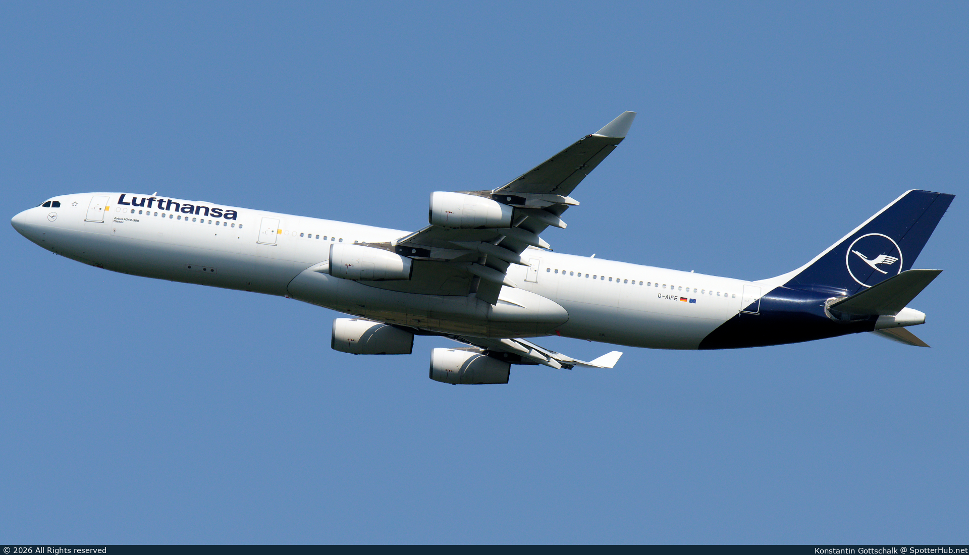 Photo of D-AIFE - Airbus A340-313 operated by Lufthansa