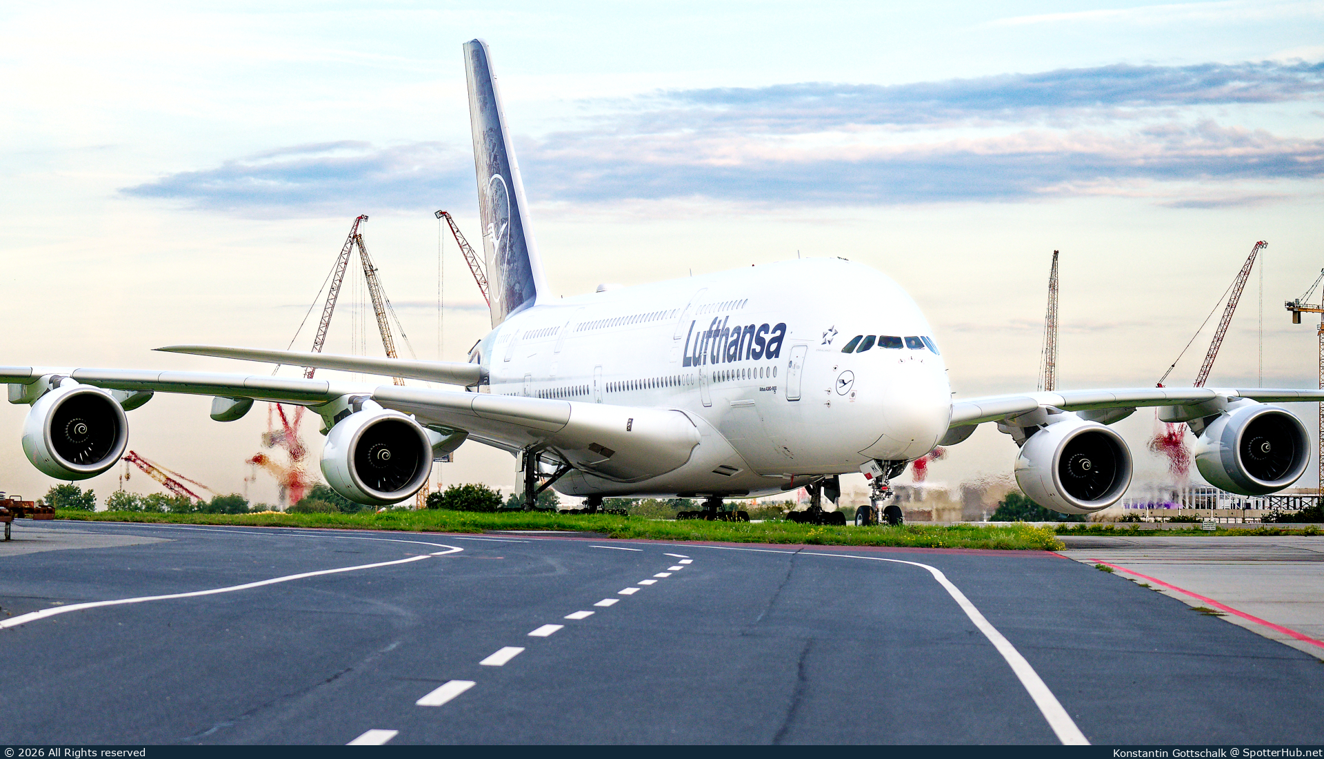 Photo of D-AIMK - Airbus A380-841 operated by Lufthansa