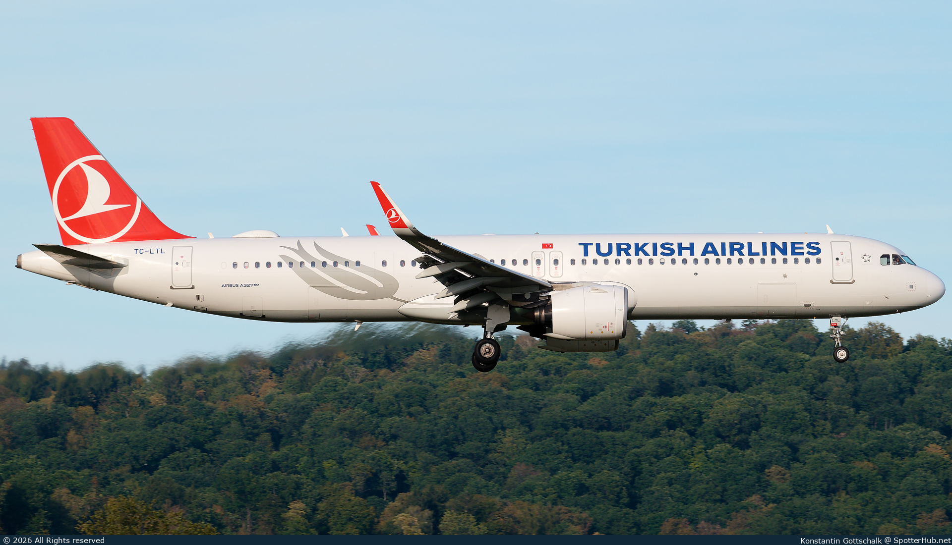 Photo of TC-LTL - Airbus A321-271NX operated by Turkish Airlines