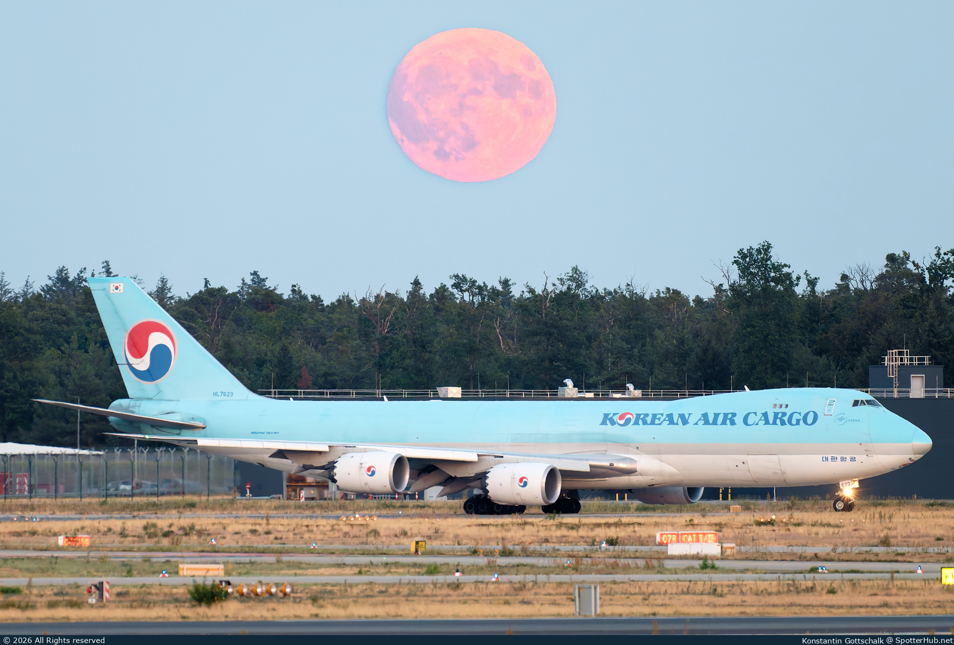 Photo of HL7623 - Boeing 747-8B5F operated by Korean Air Cargo