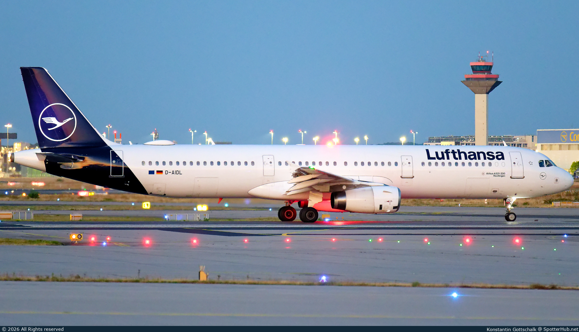 Photo of D-AIDL - Airbus A321-231 operated by Lufthansa
