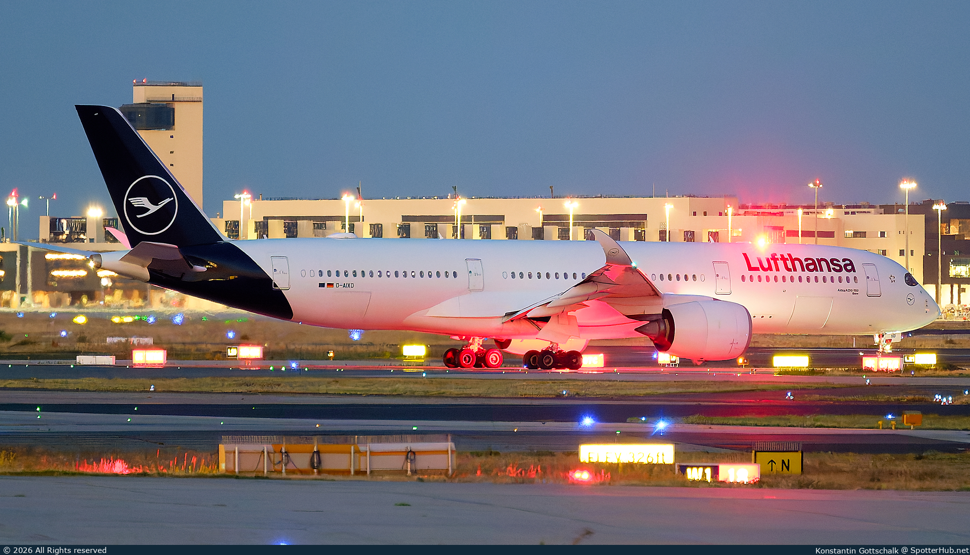 Photo of D-AIXD - Airbus A350-941 operated by Lufthansa