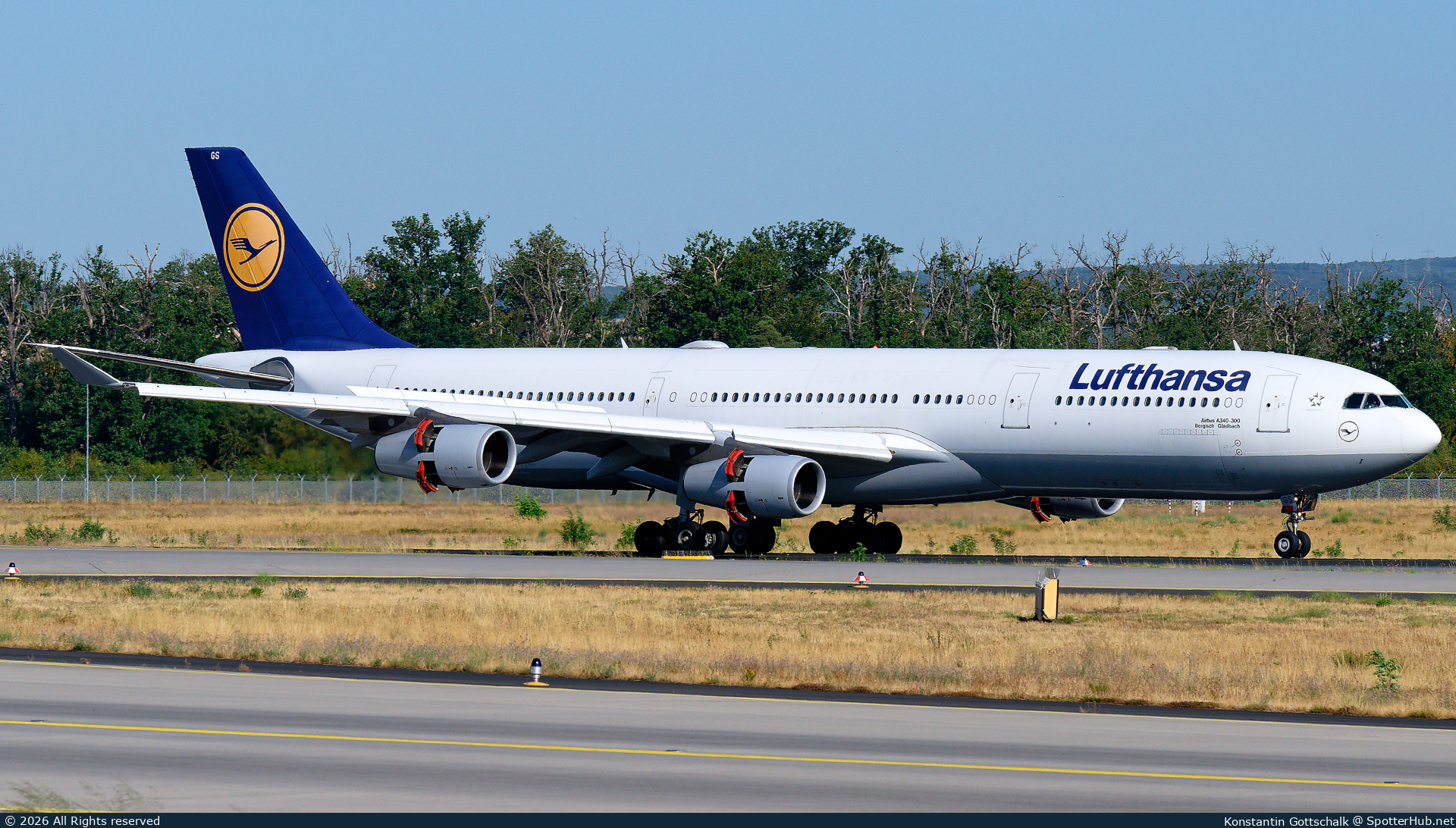 Photo of D-AIGS - Airbus A340-313 operated by Lufthansa