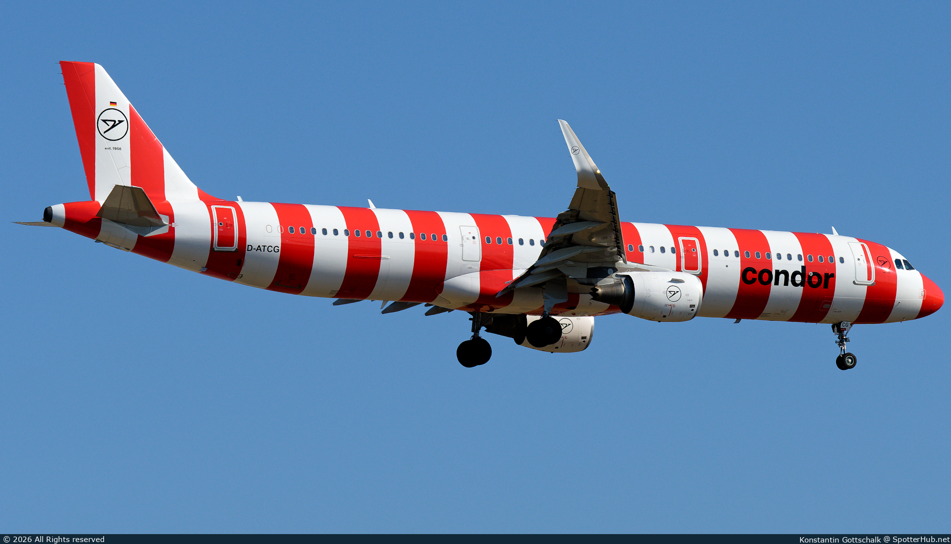 Photo of D-ATCG - Airbus A321-211 operated by Condor