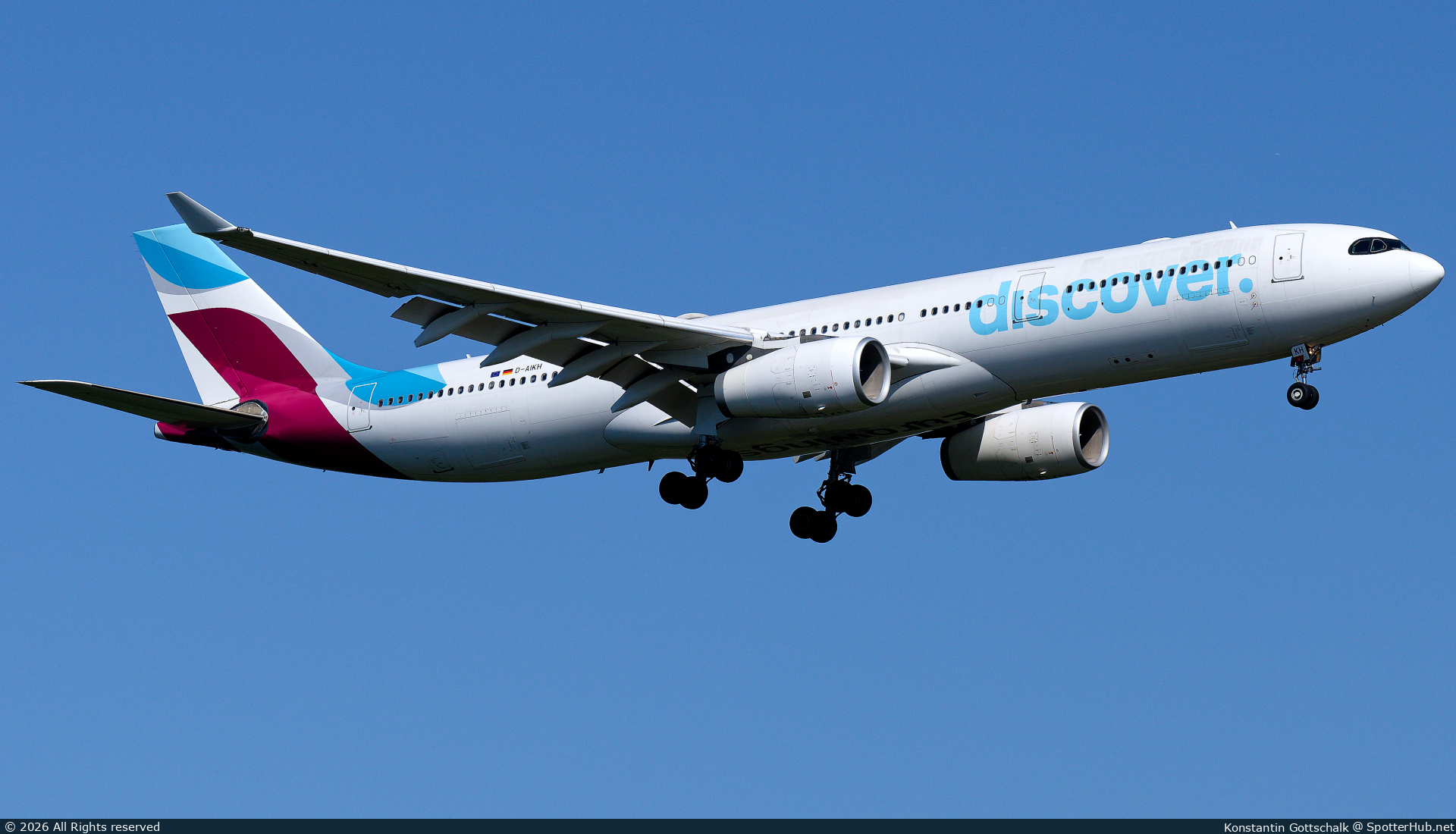 Photo of D-AIKH - Airbus A330-343 operated by Discover Airlines
