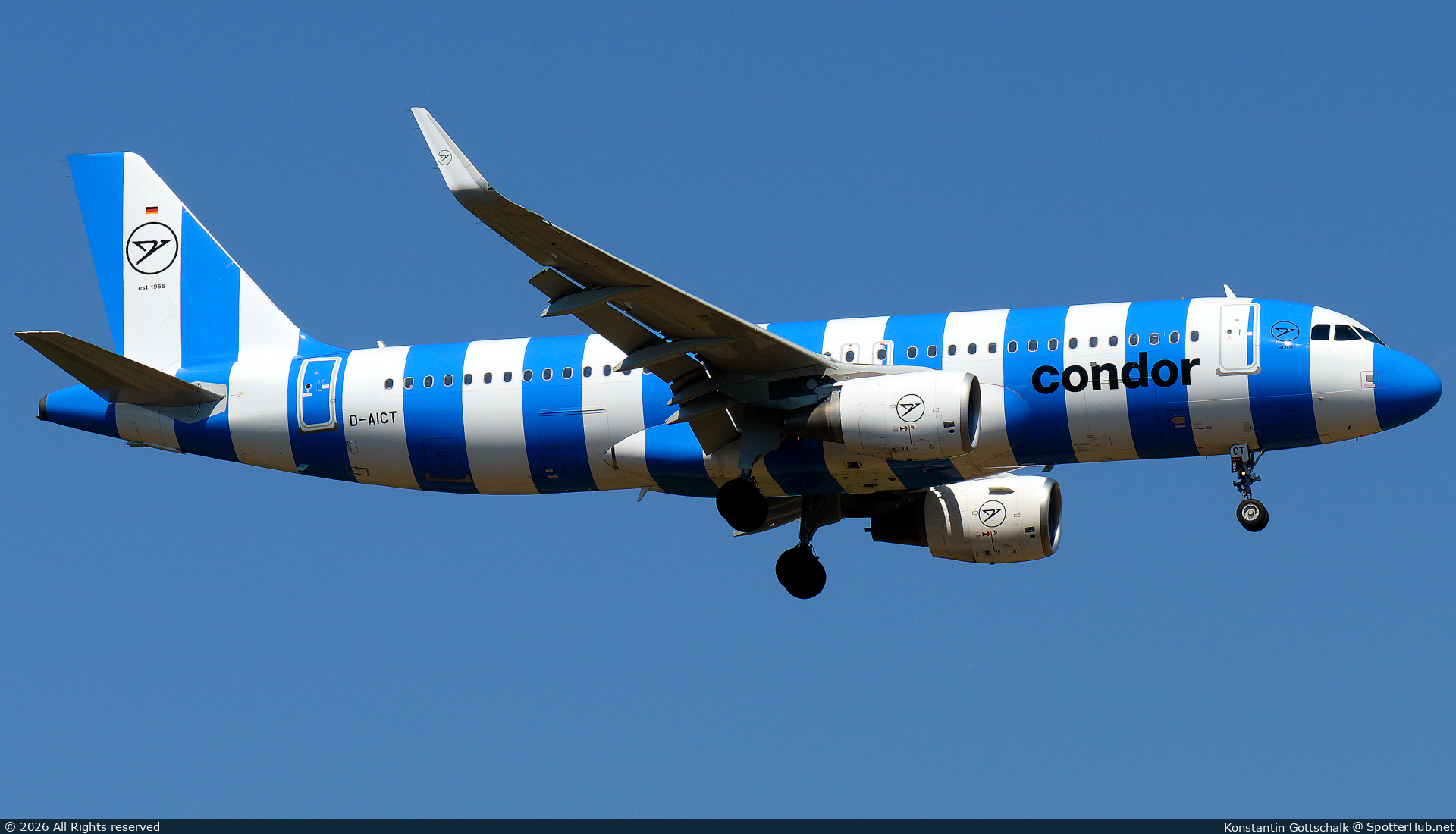 Photo of D-AICT - Airbus A320-214 operated by Condor