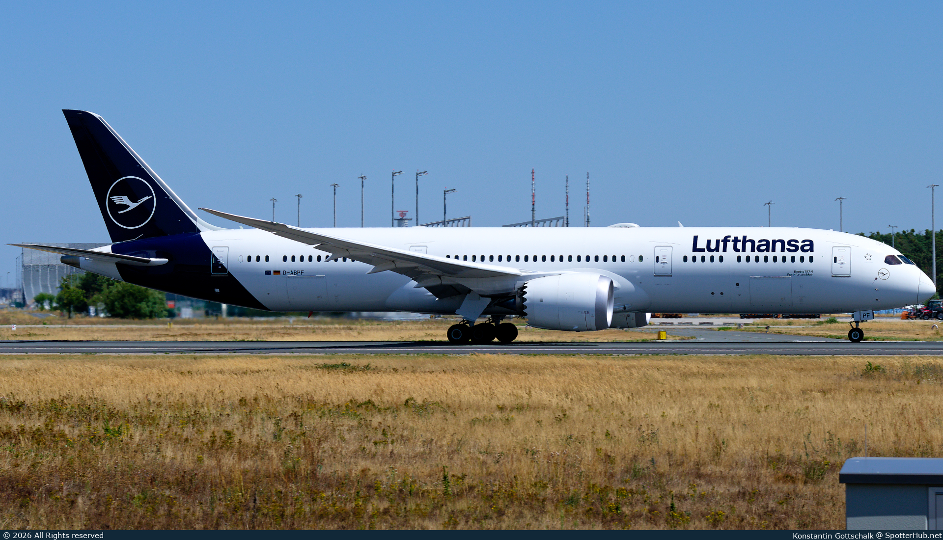Photo of D-ABPF - Boeing 787-9 Dreamliner operated by Lufthansa