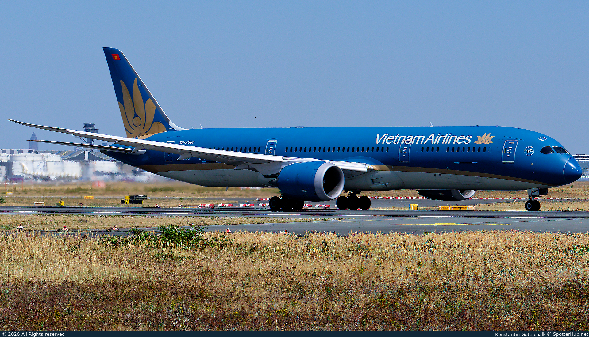 Photo of VN-A867 - Boeing 787-9 Dreamliner operated by Vietnam Airlines
