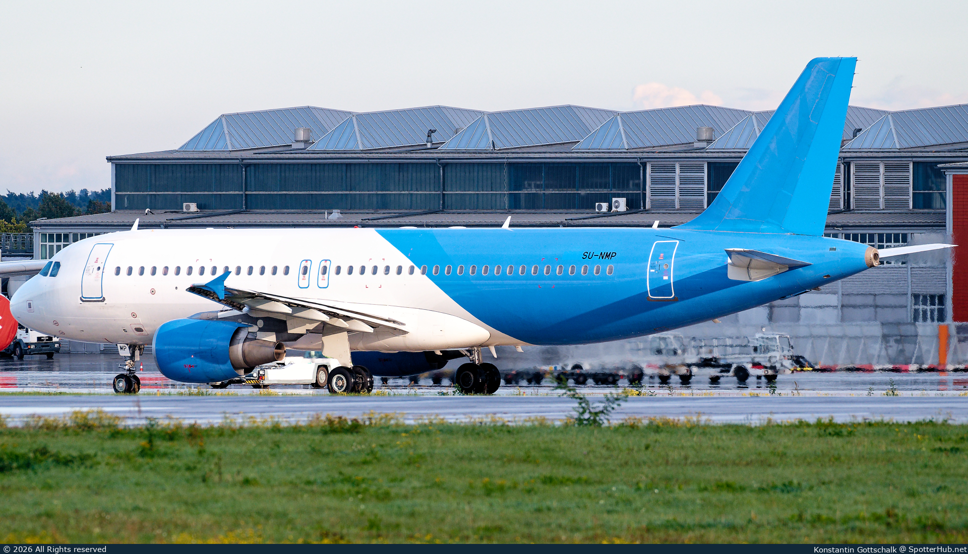 Photo of SU-NMP - Airbus A320-214 operated by Nesma Airlines