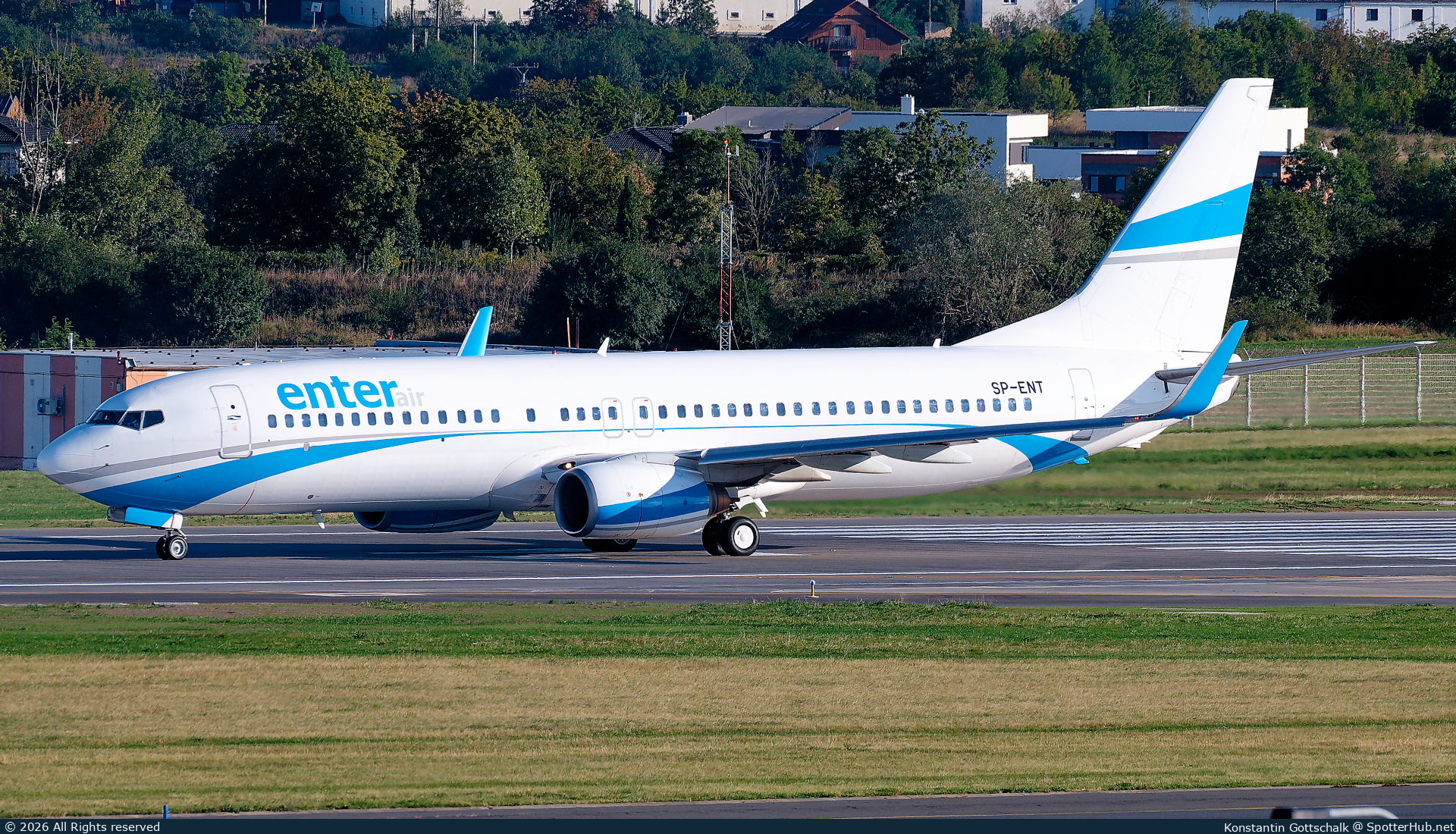 Photo of SP-ENT - Boeing 737-8AS operated by Enter Air