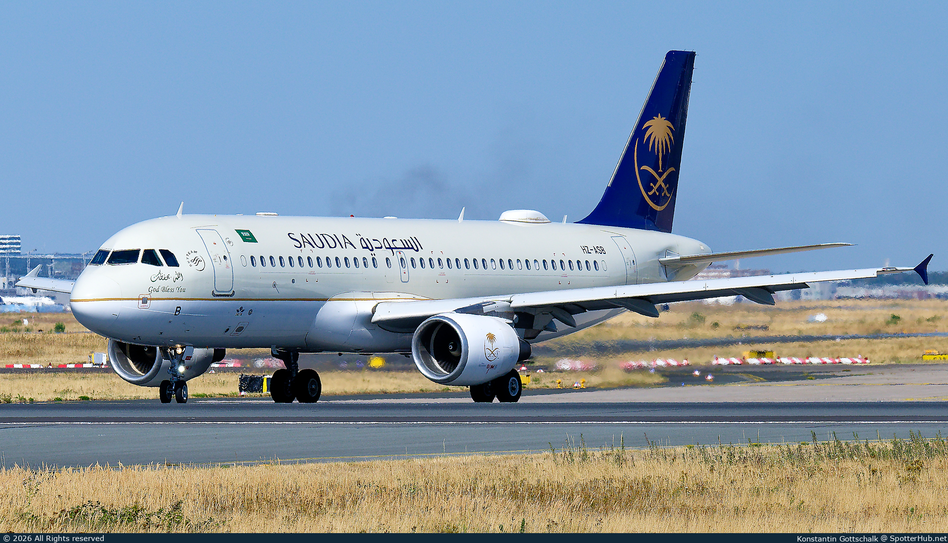 Photo of HZ-ASB - Airbus A320-214 operated by Saudia