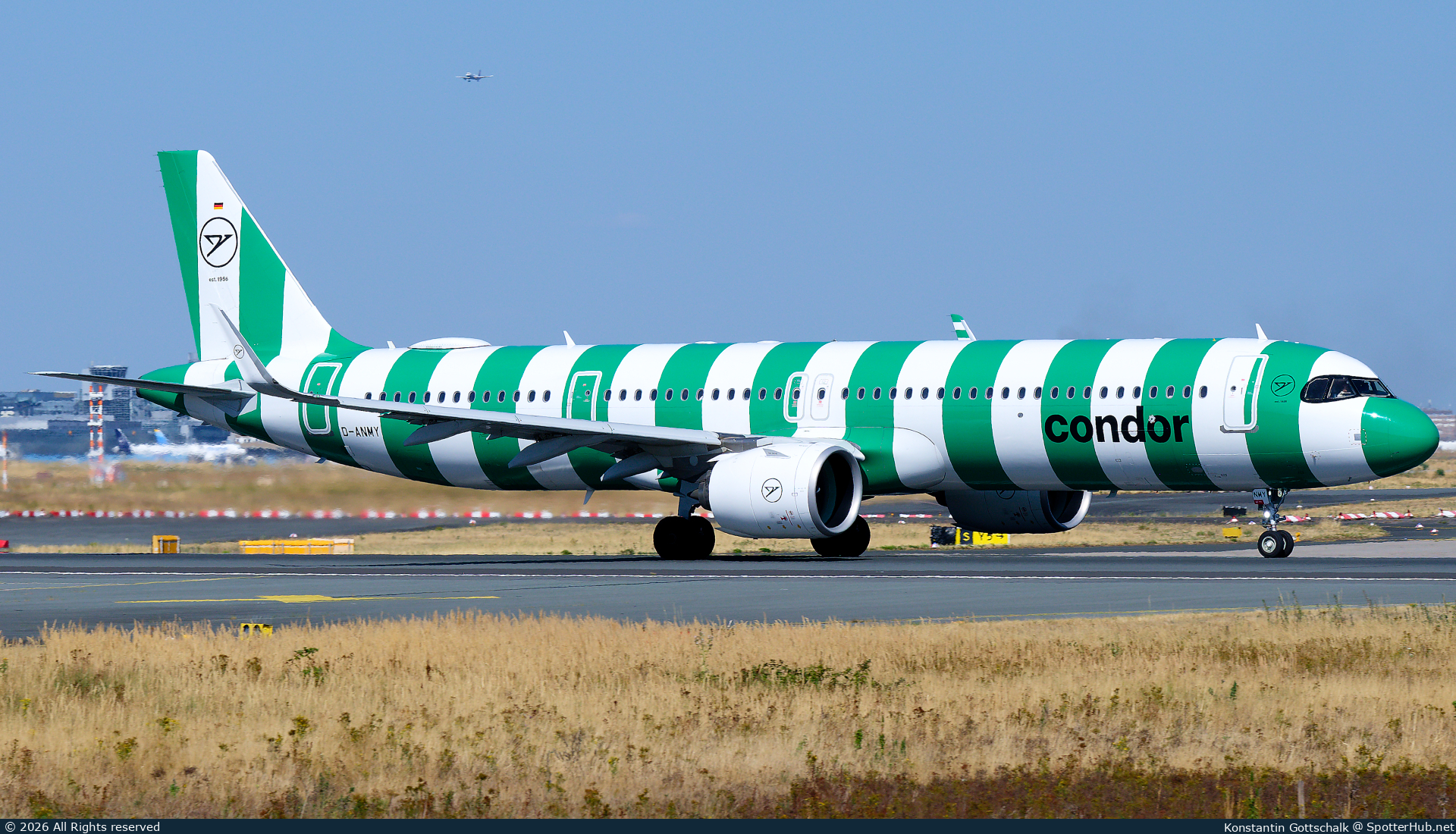 Photo of D-ANMY - Airbus A321-271NX operated by Condor