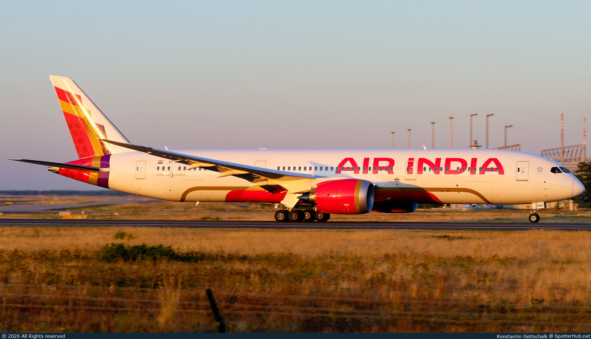 Photo of VT-AWC - Boeing 787-9 Dreamliner operated by Air India