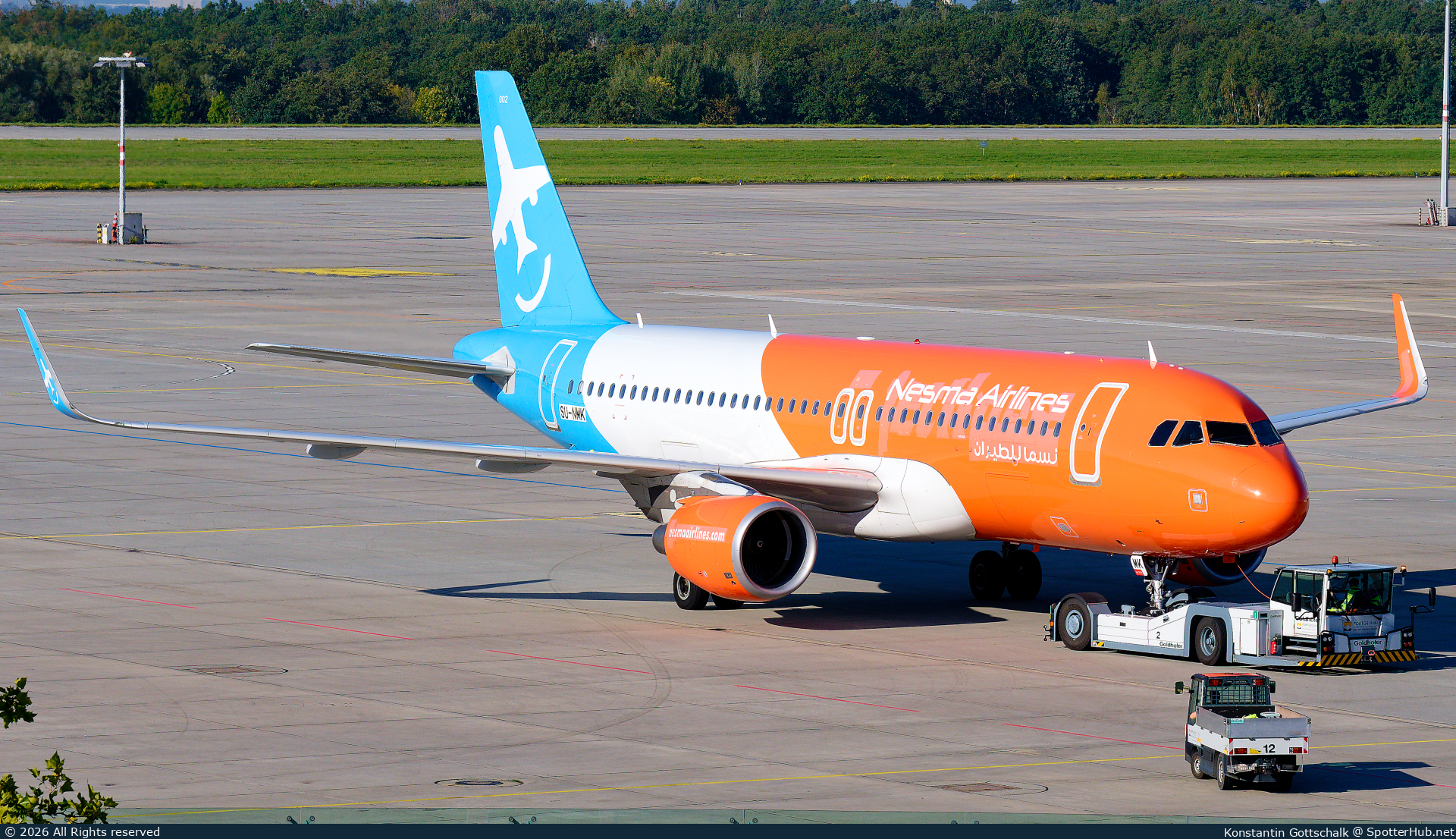 Photo of SU-NMK - Airbus A320-214 operated by Nesma Airlines