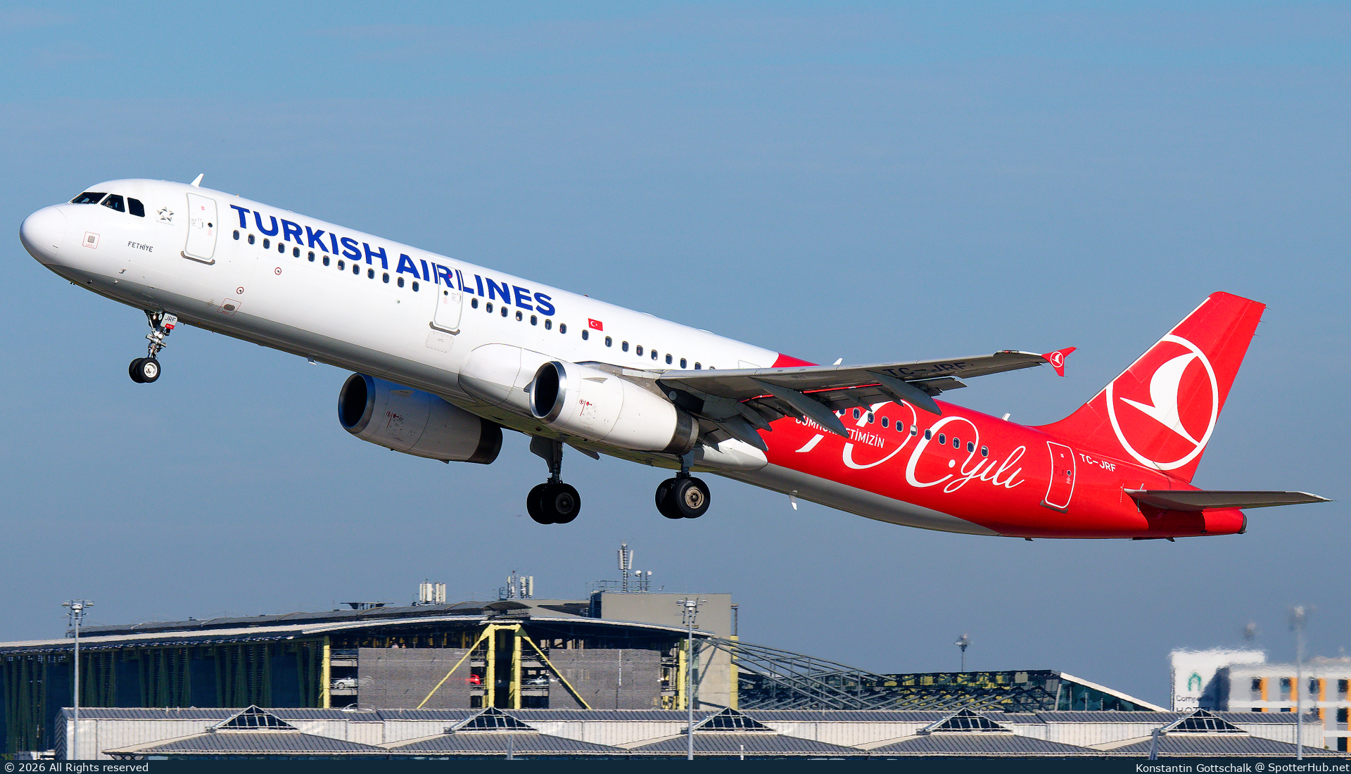 Photo of TC-JRF - Airbus A321-231 operated by Turkish Airlines