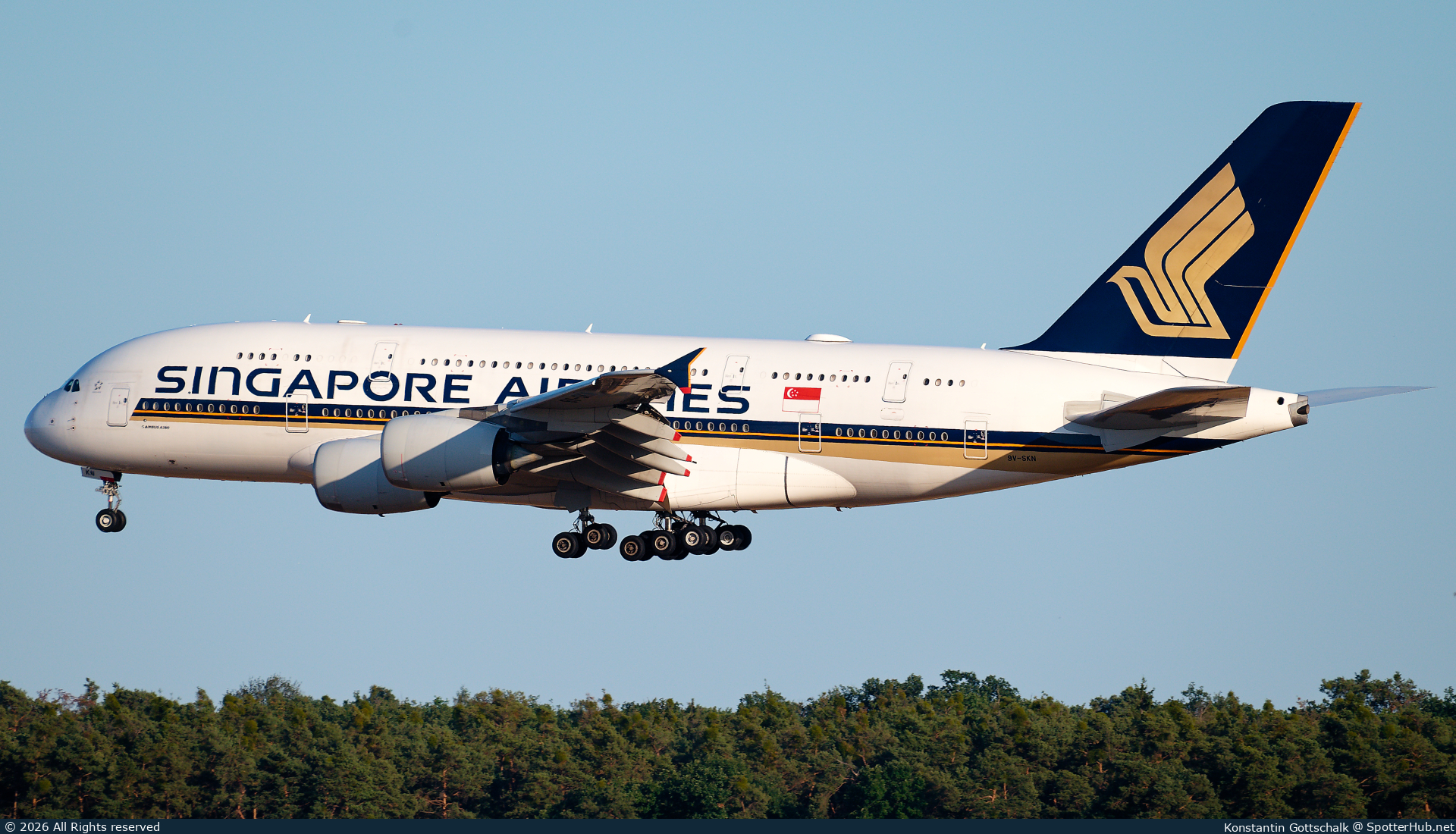 Photo of 9V-SKN - Airbus A380-841 operated by Singapore Airlines
