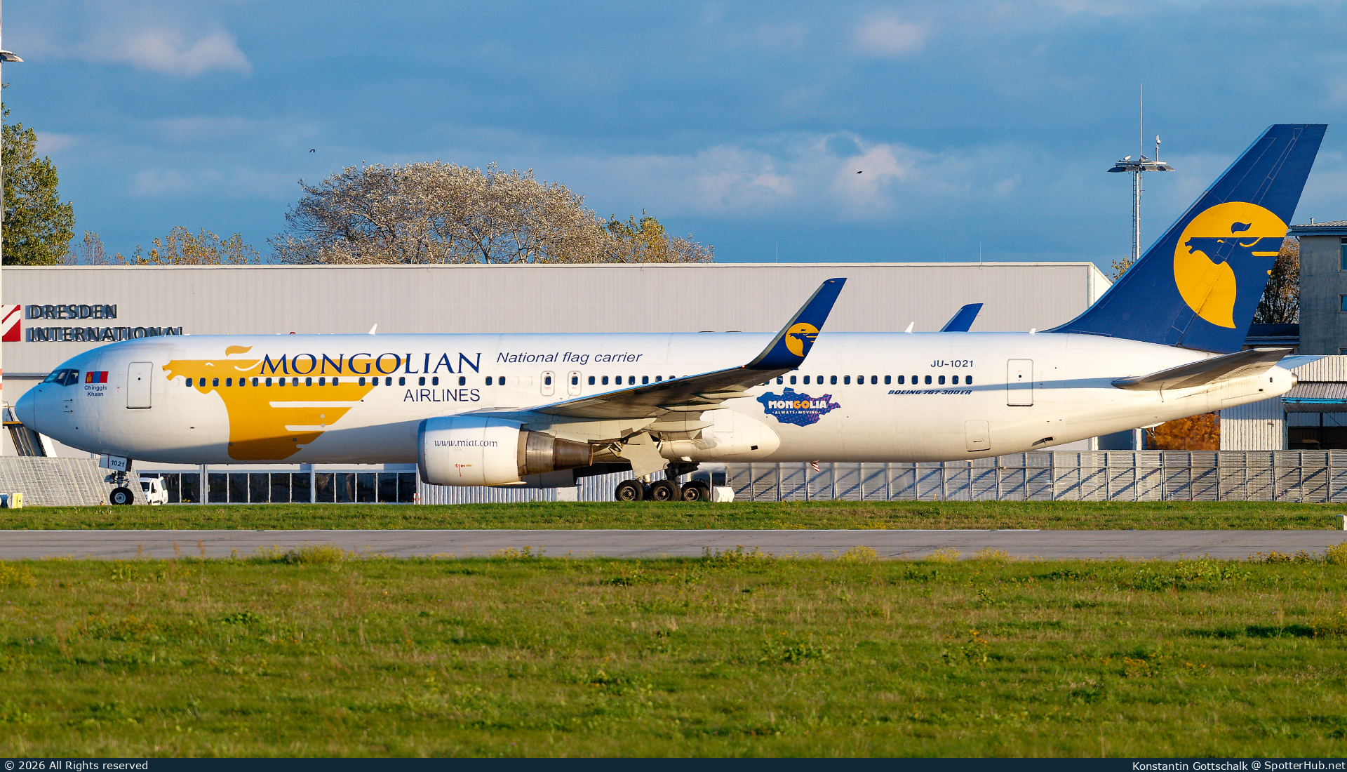 Photo of JU-1021 - Boeing 767-34G(ER) operated by MIAT Mongolian Airlines