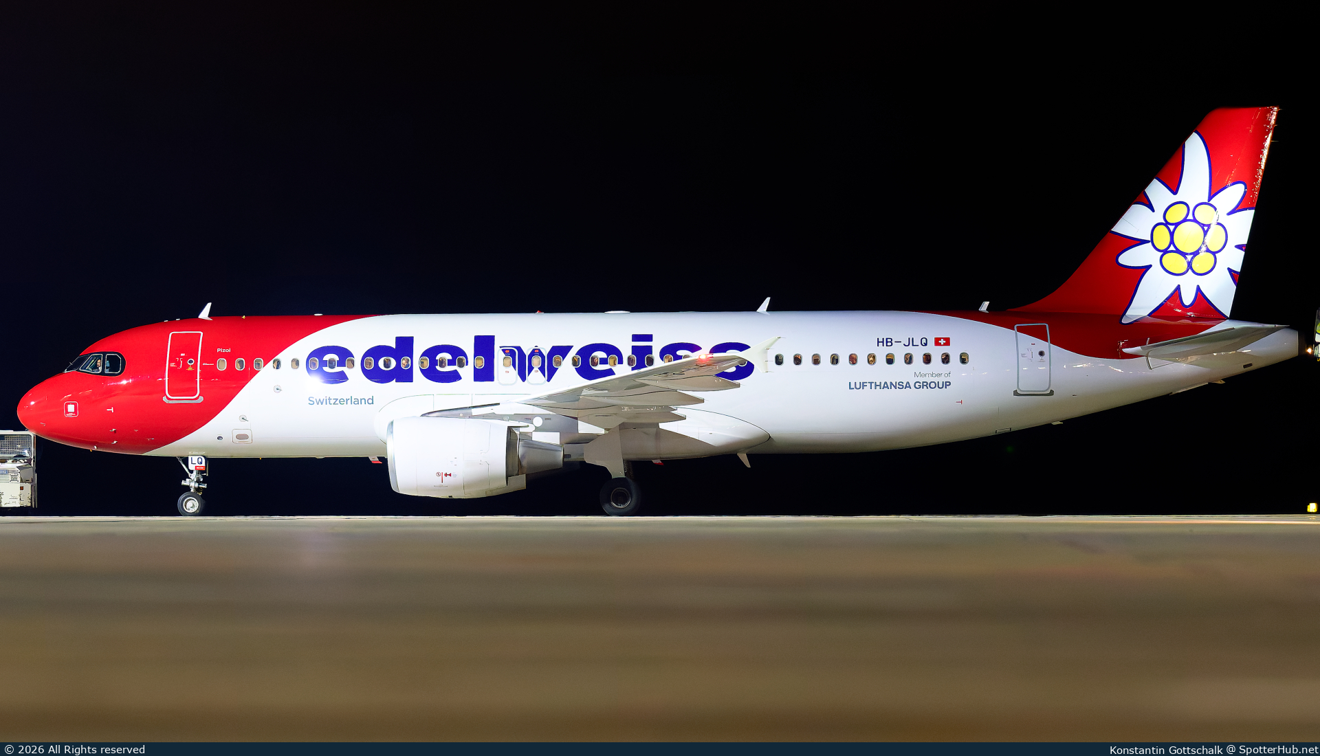 Photo of HB-JLQ - Airbus A320-214 operated by Edelweiss Air