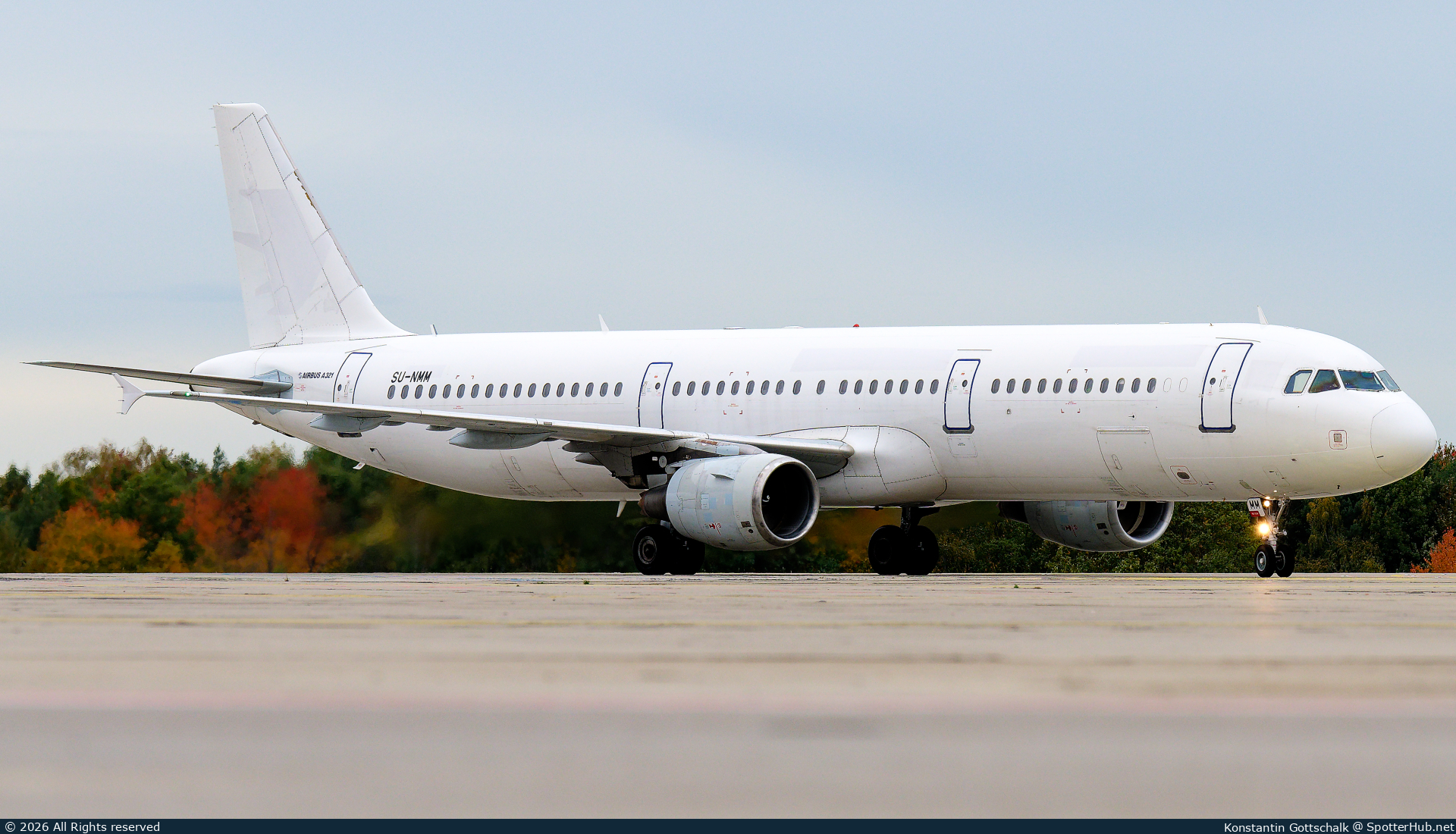 Photo of SU-NMM - Airbus A321-211 operated by Nesma Airlines