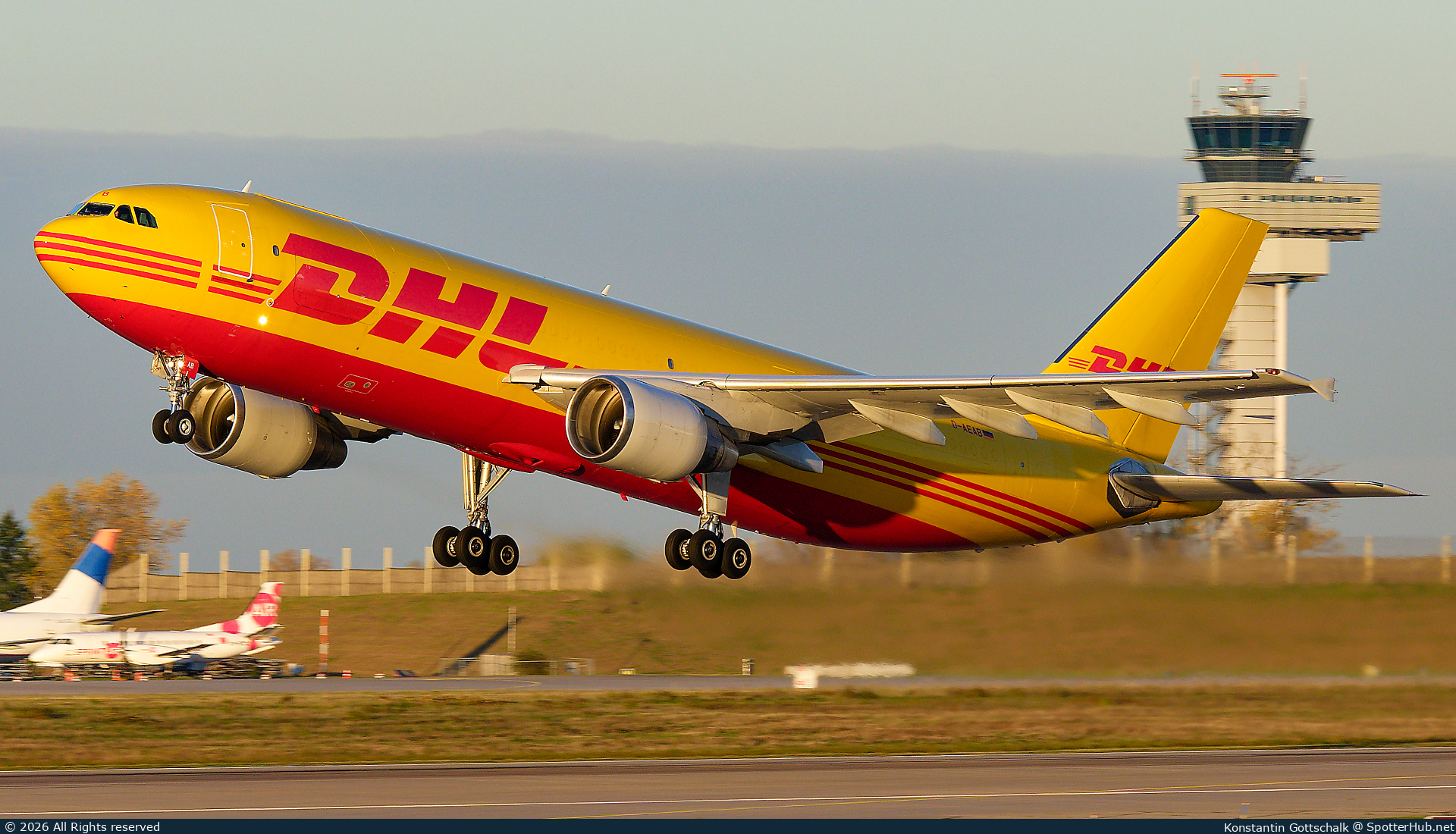 Photo of D-AEAB - Airbus A300B4-622R(F) operated by European Air Transport