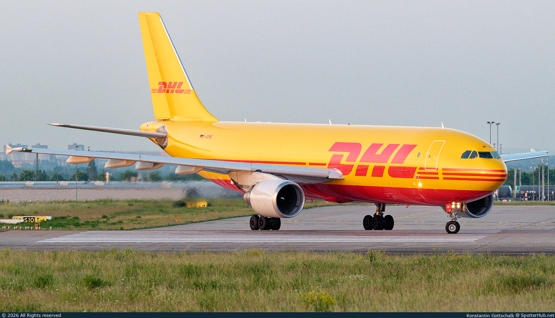 Photo of D-AZMO - Airbus A300B4-622R(F) operated by European Air Transport