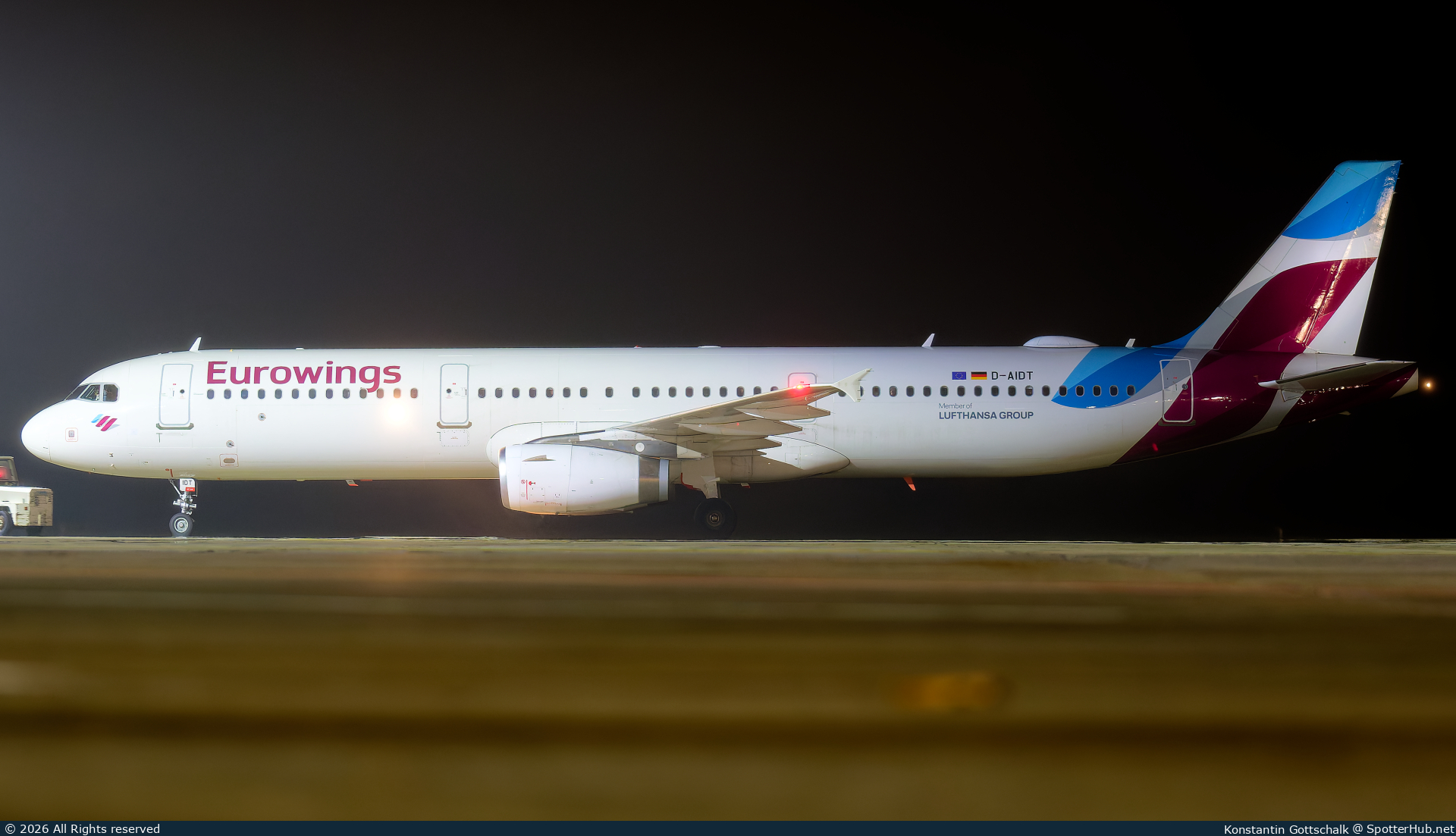 Photo of D-AIDT - Airbus A321-231 operated by Eurowings