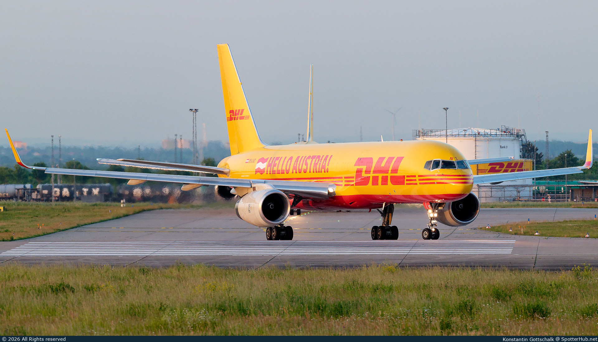 Photo of OE-LNZ - Boeing 757-223(PCF) operated by DHL Air Austria