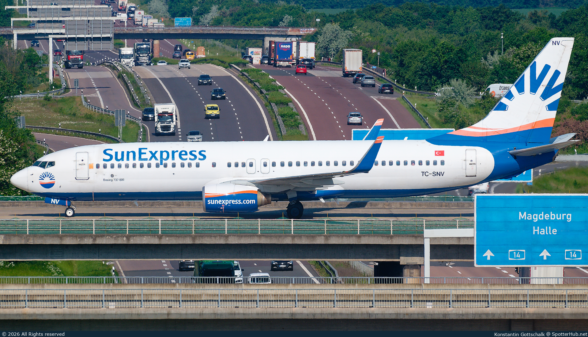 Photo of TC-SNV - Boeing 737-86J operated by SunExpress