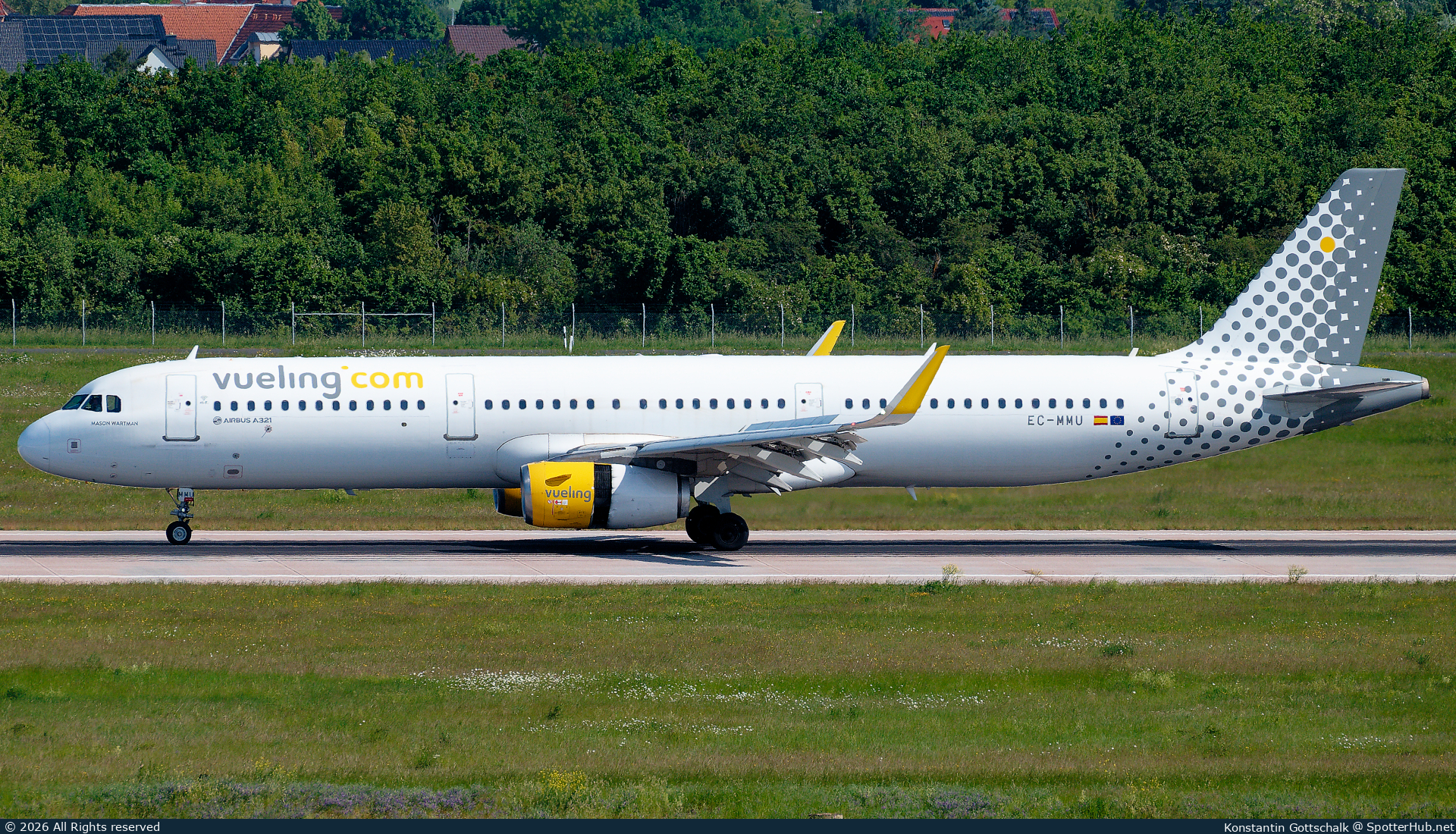 Photo of EC-MMU - Airbus A321-231 operated by Vueling