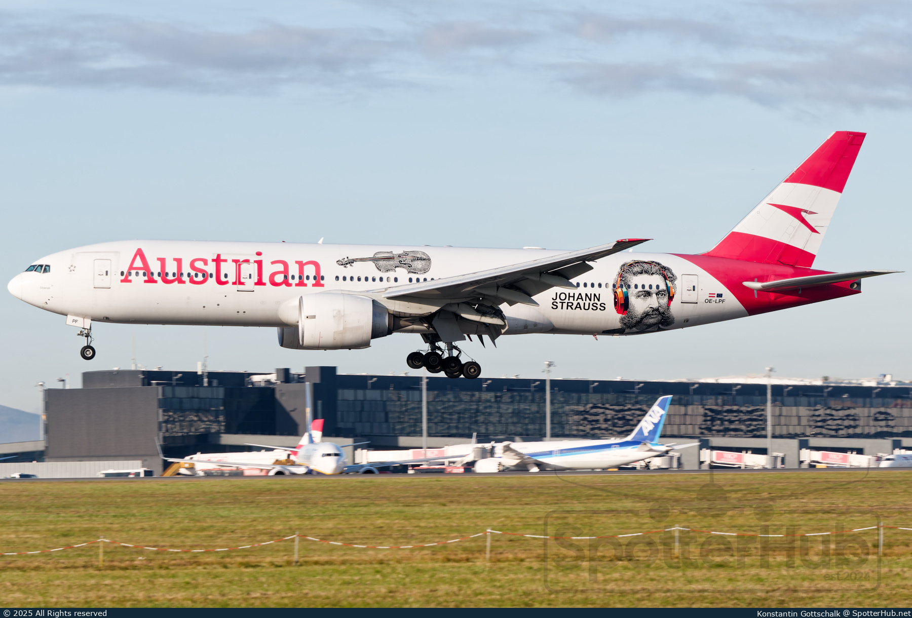 Photo of OE-LPF - Boeing 777-2Q8(ER) operated by Austrian Airlines