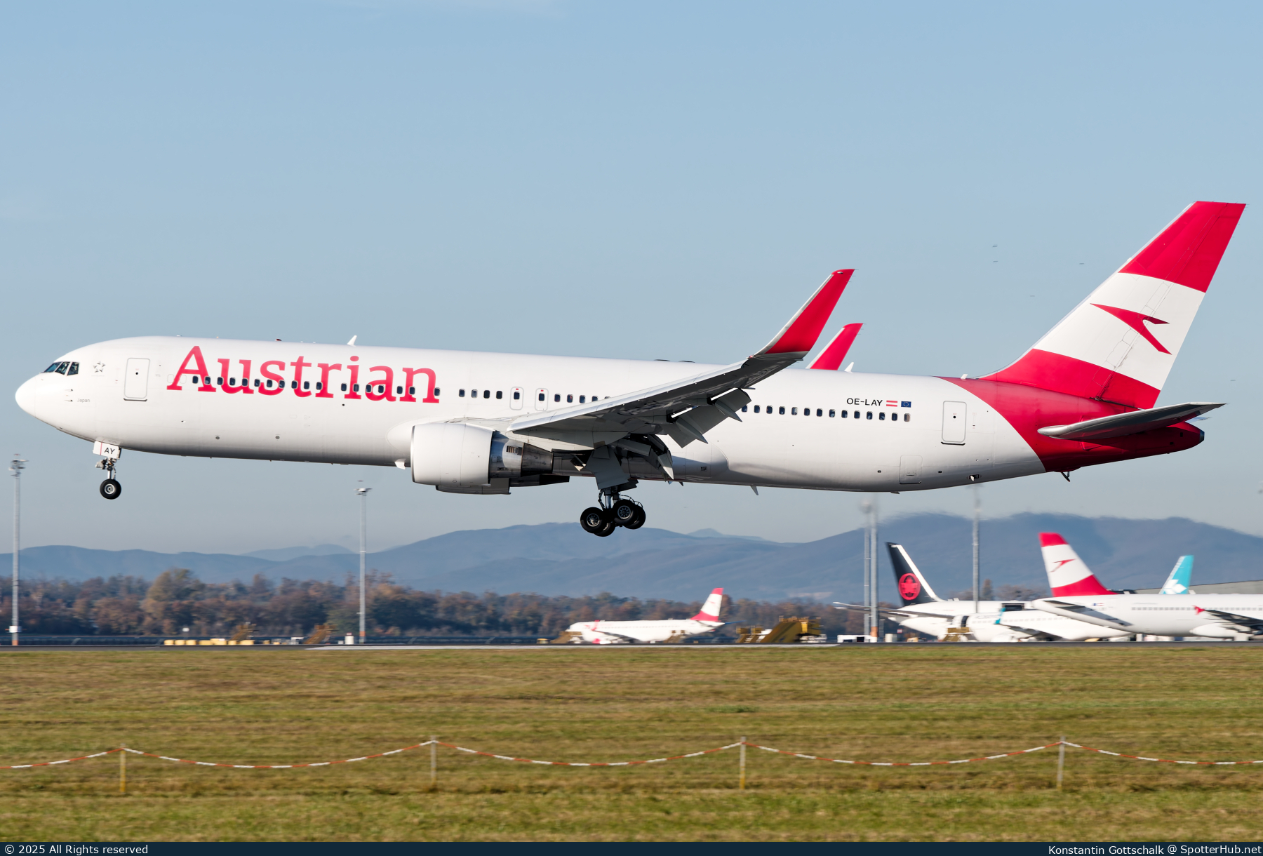 Photo of OE-LAY - Boeing 767-3Z9(ER) operated by Austrian Airlines