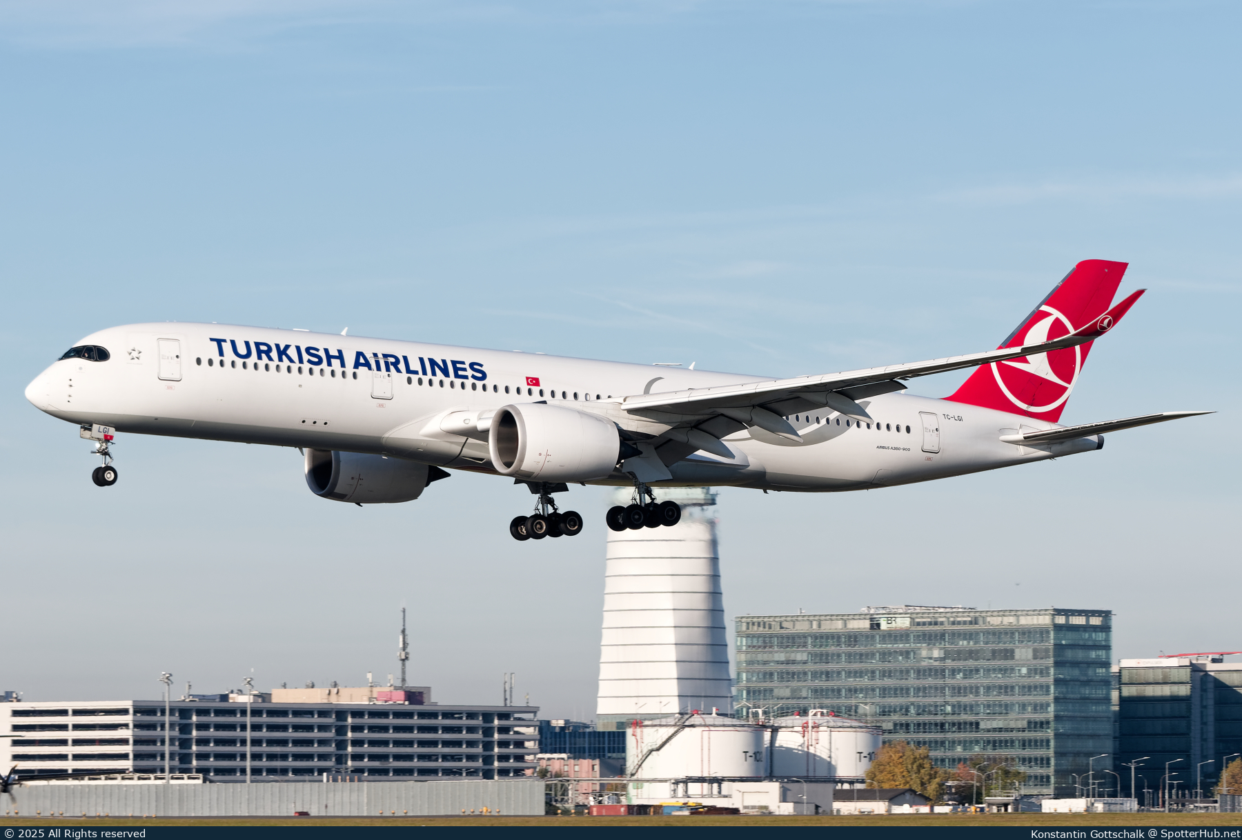 Photo of TC-LGI - Airbus A350-941 operated by Turkish Airlines