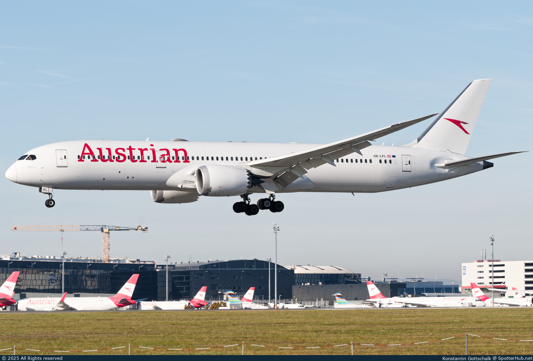 Photo of OE-LPL - Boeing 787-9 Dreamliner operated by Austrian Airlines