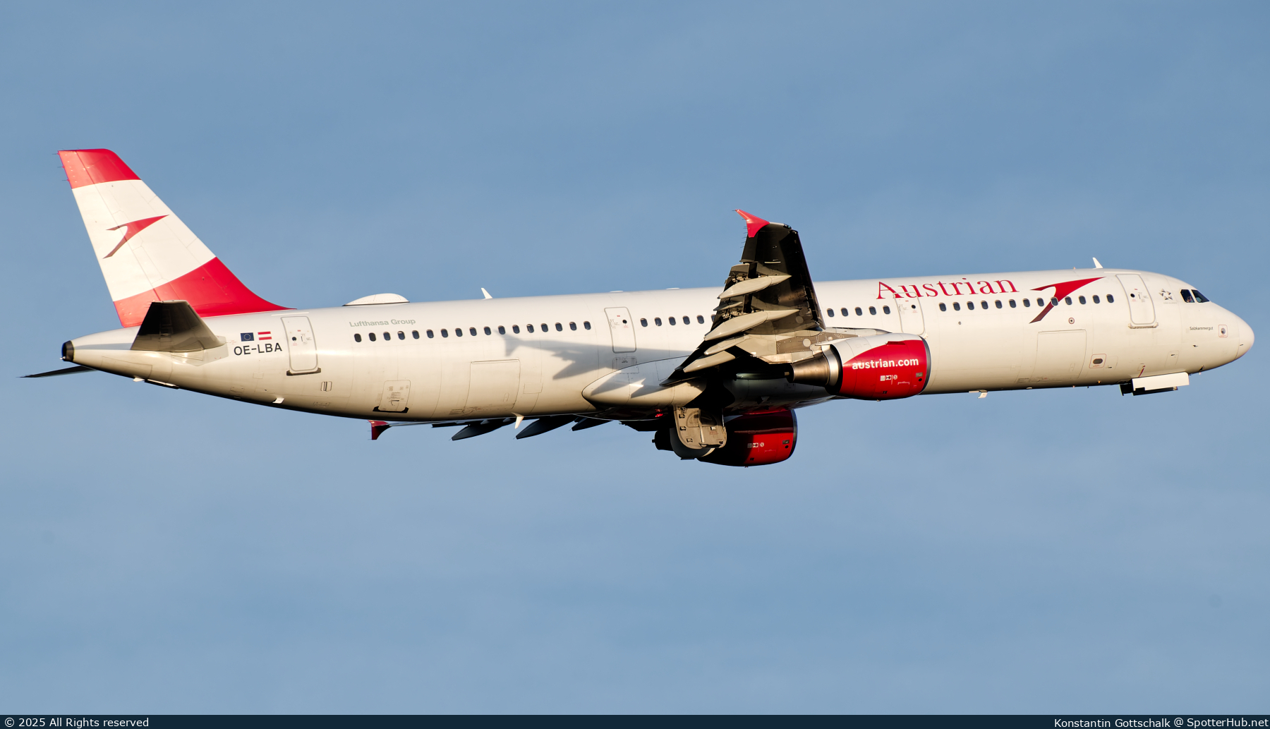 Photo of OE-LBA - Airbus A321-111 operated by Austrian Airlines