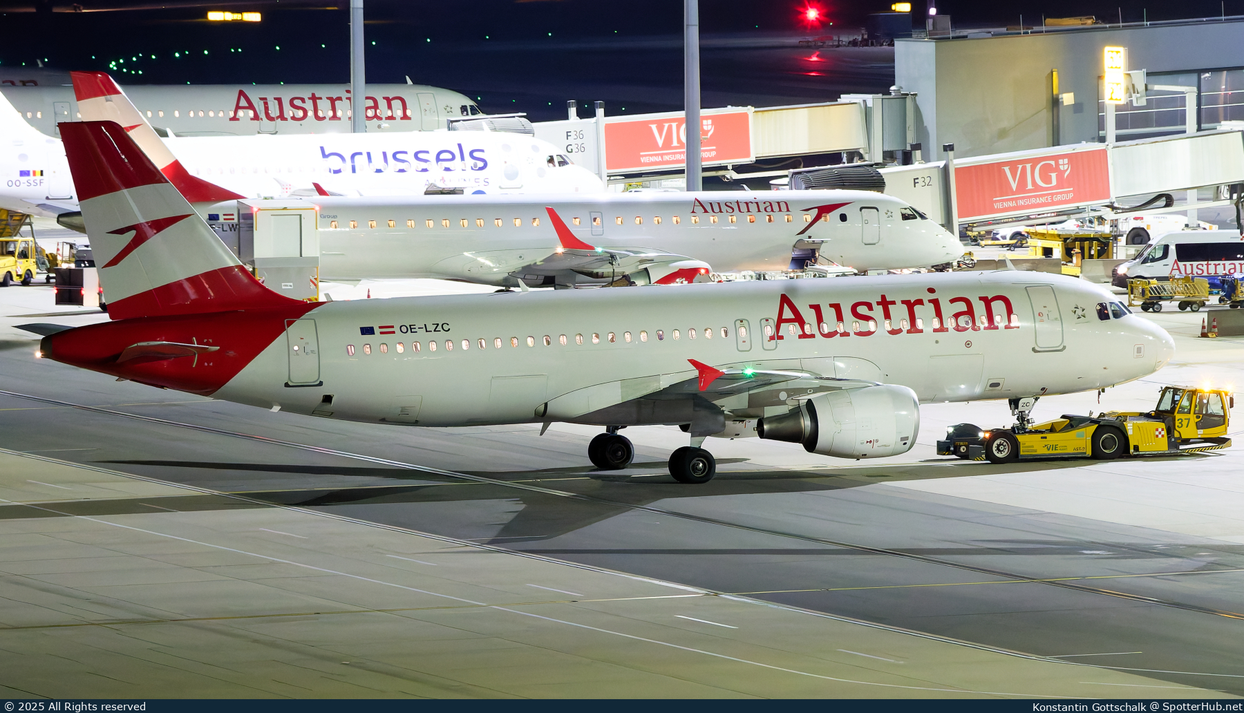 Photo of OE-LZC - Airbus A320-214 operated by Austrian Airlines