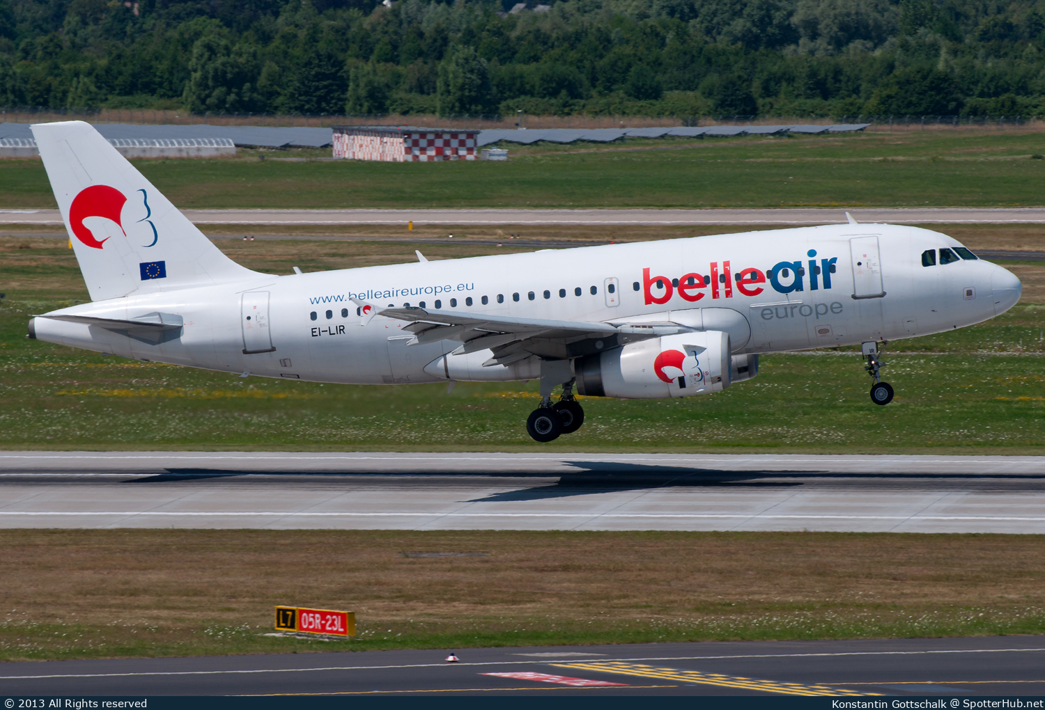 Photo of EI-LIR - Airbus A319-132 operated by Belle Air Europe
