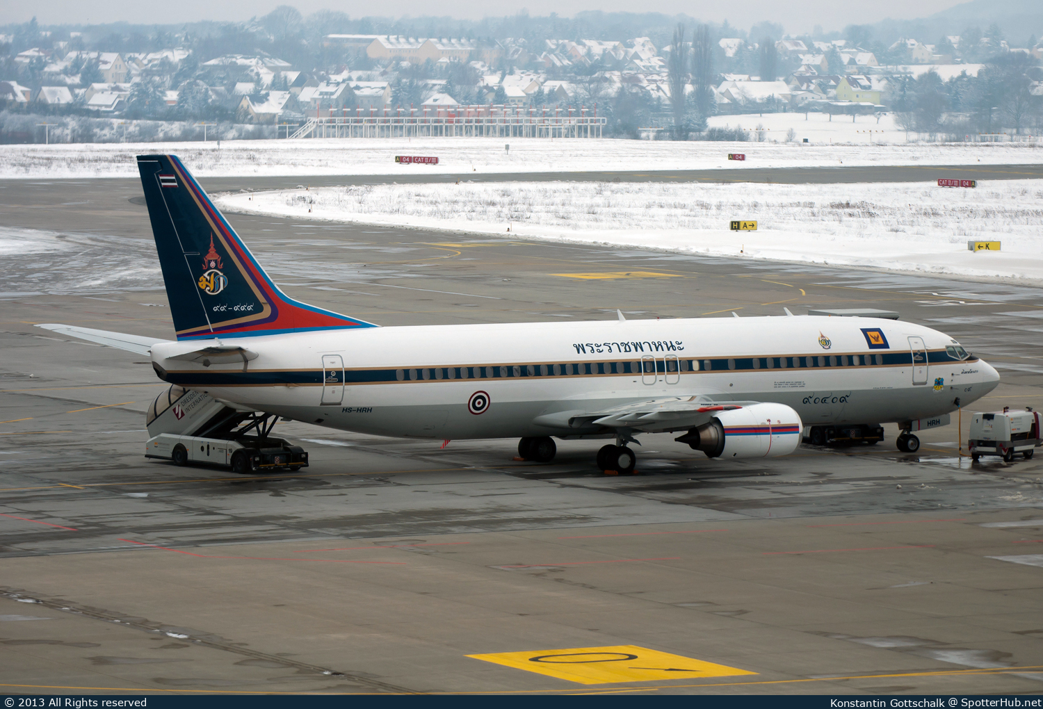 Photo of HS-HRH - Boeing 737-448 operated by Royal Thai Air Force