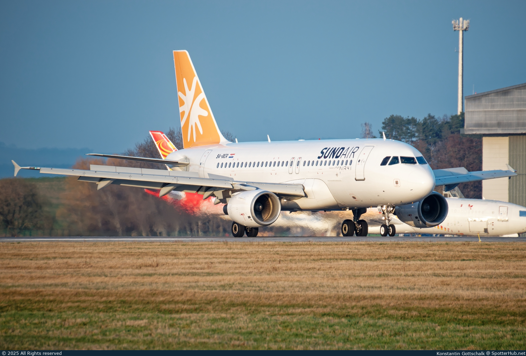 Photo of 9A-BER - Airbus A319-112 operated by Sundair (opb Fly Air41 Airways)