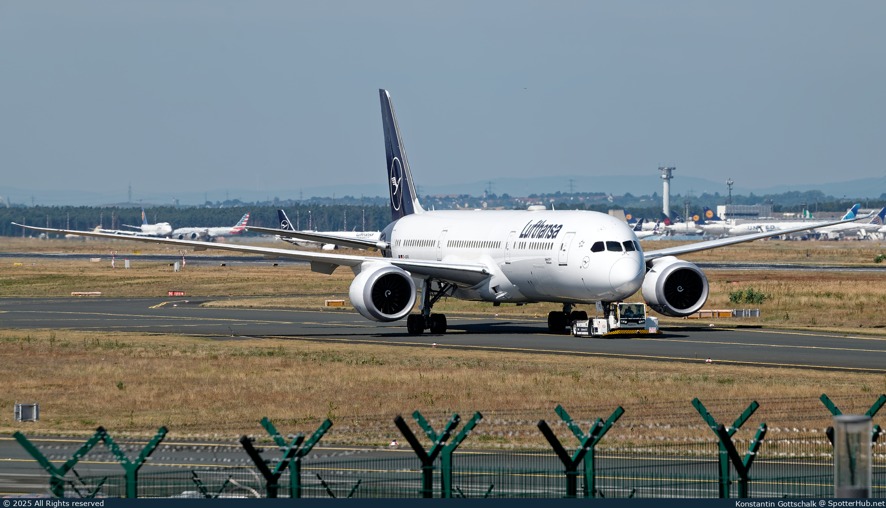 Photo of D-ABPB - Boeing 787-9 Dreamliner operated by Lufthansa