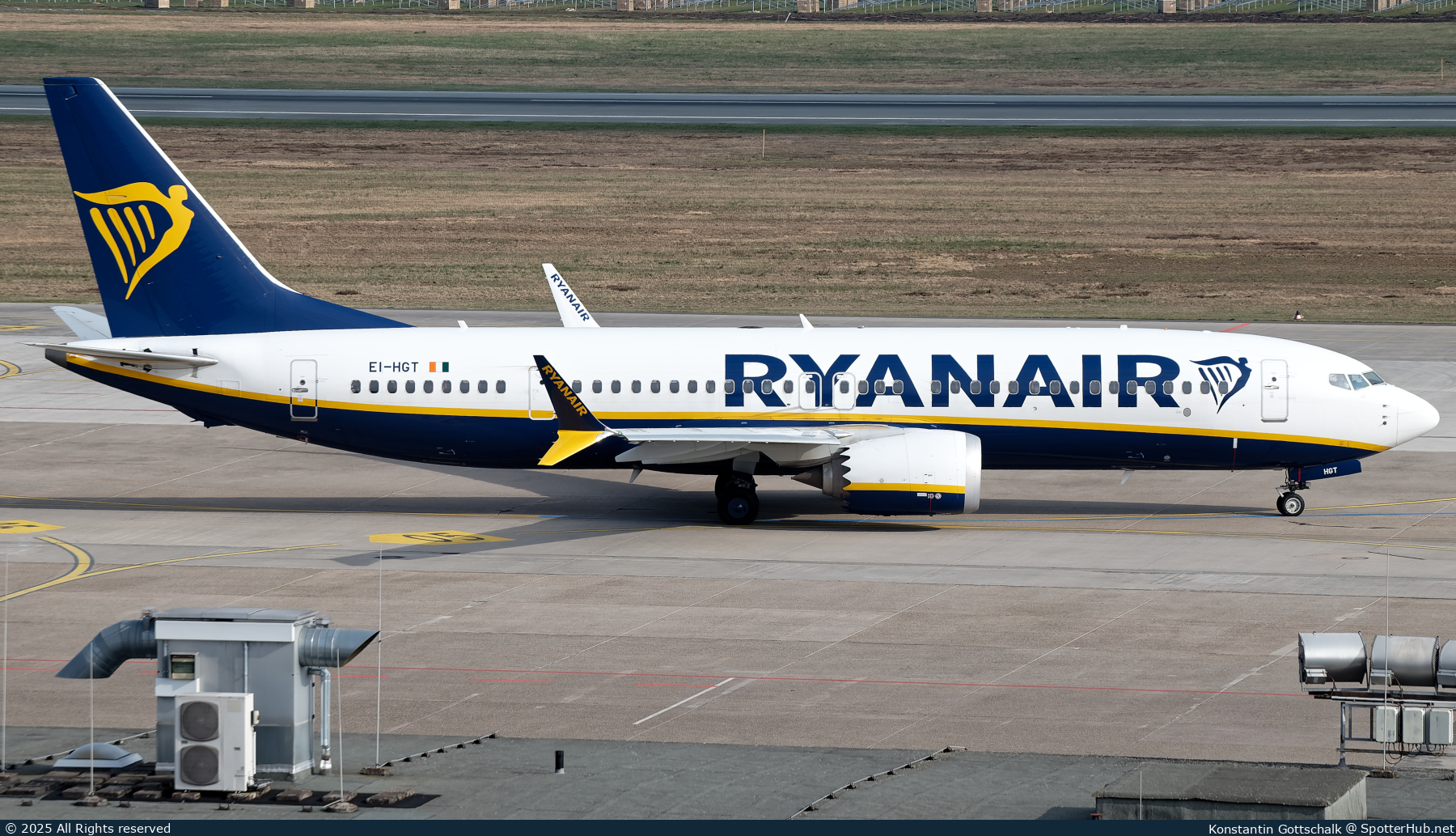 Photo of EI-HGT - Boeing 737 MAX 8-200 operated by Ryanair