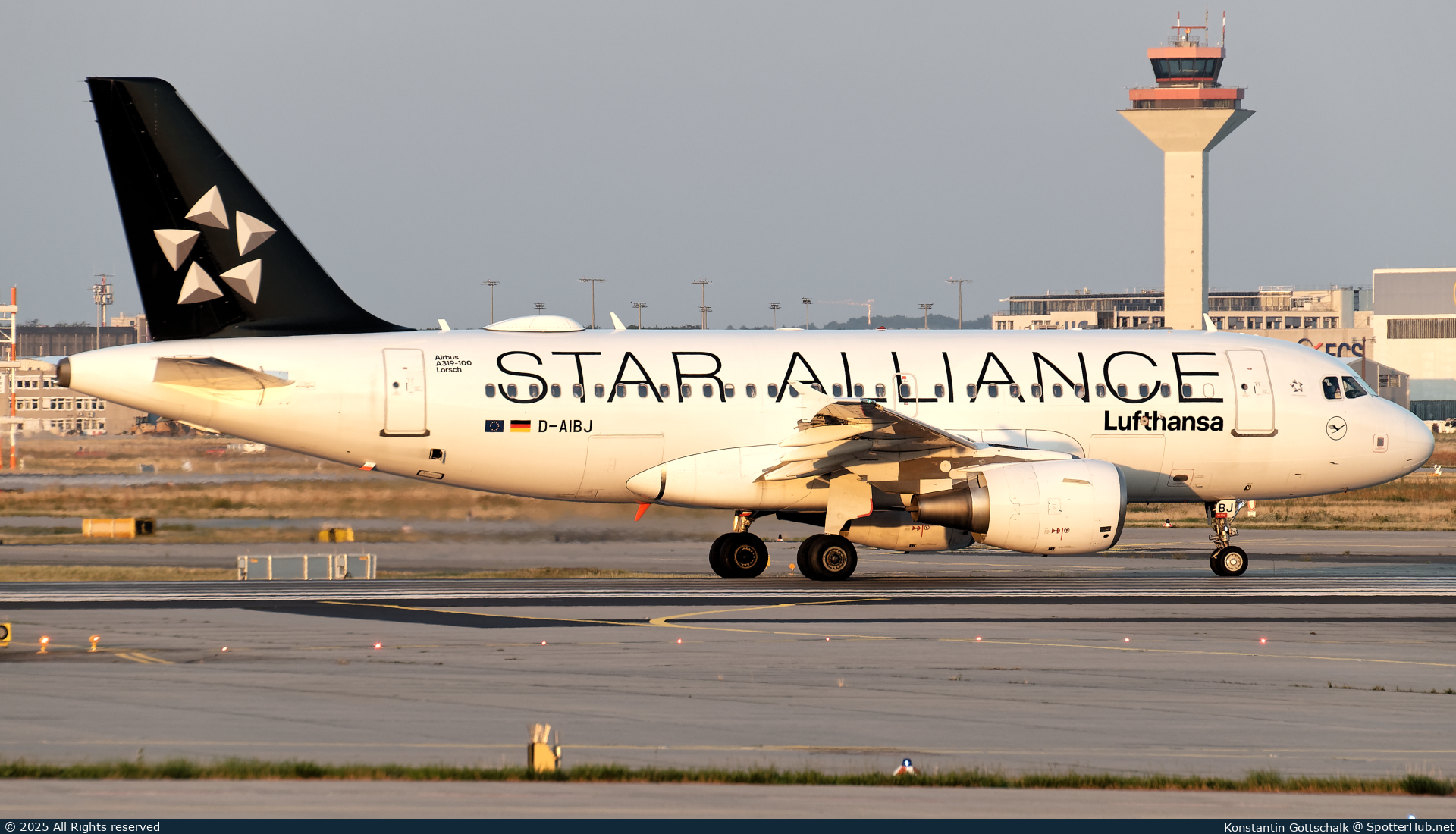 Photo of D-AIBJ - Airbus A319-112 operated by Lufthansa
