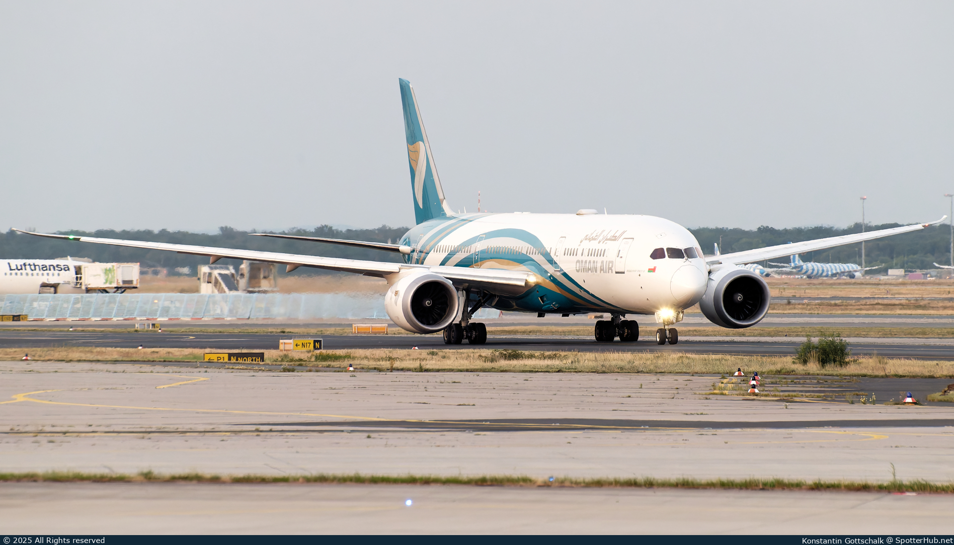 Photo of A4O-SF - Boeing 787-9 Dreamliner operated by Oman Air