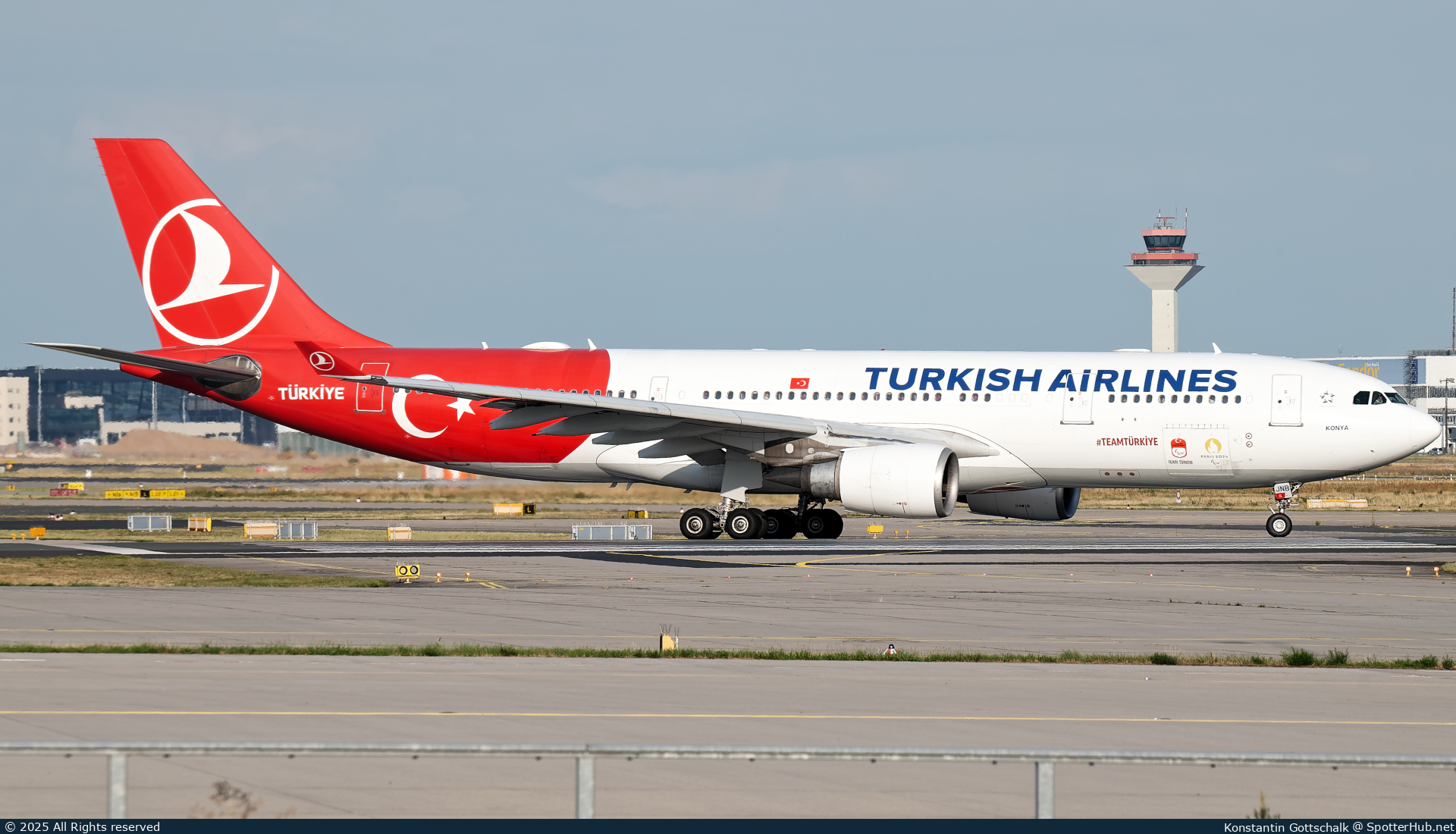 Photo of TC-JNB - Airbus A330-203 operated by Turkish Airlines